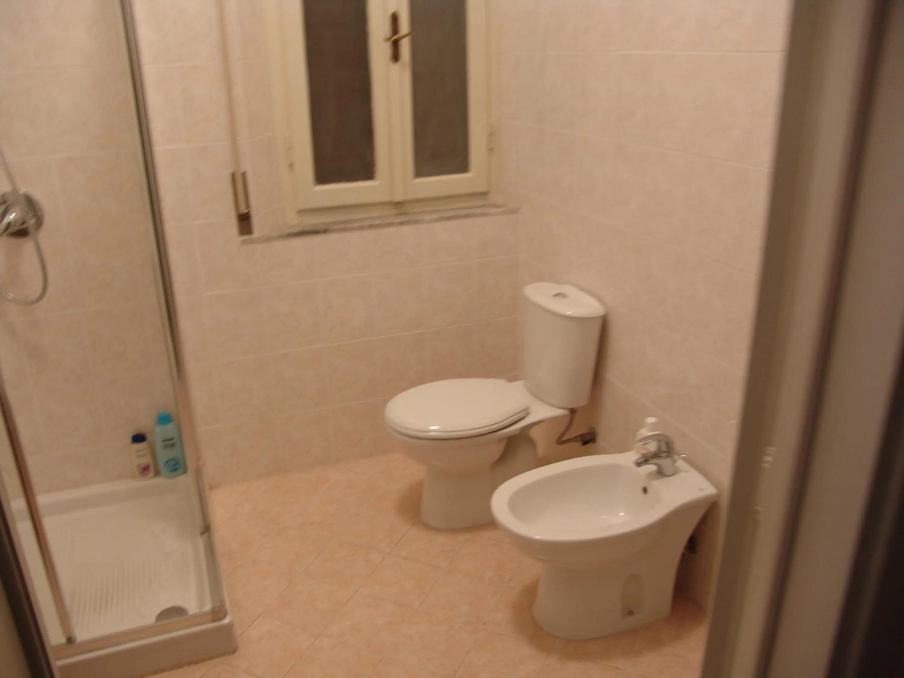 Bathroom in Holiday Pisa Gare