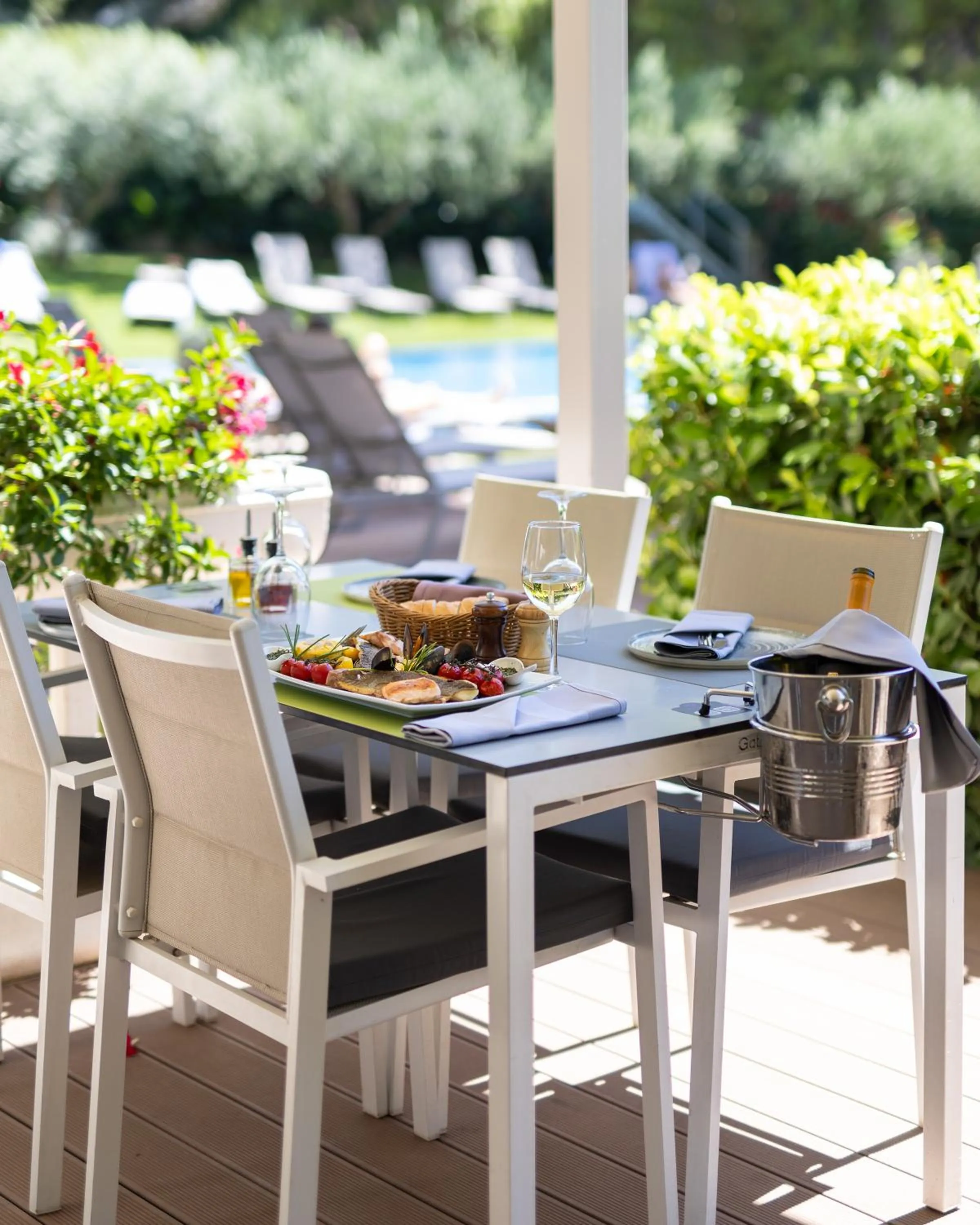 Food and drinks in Hotel Salona Palace