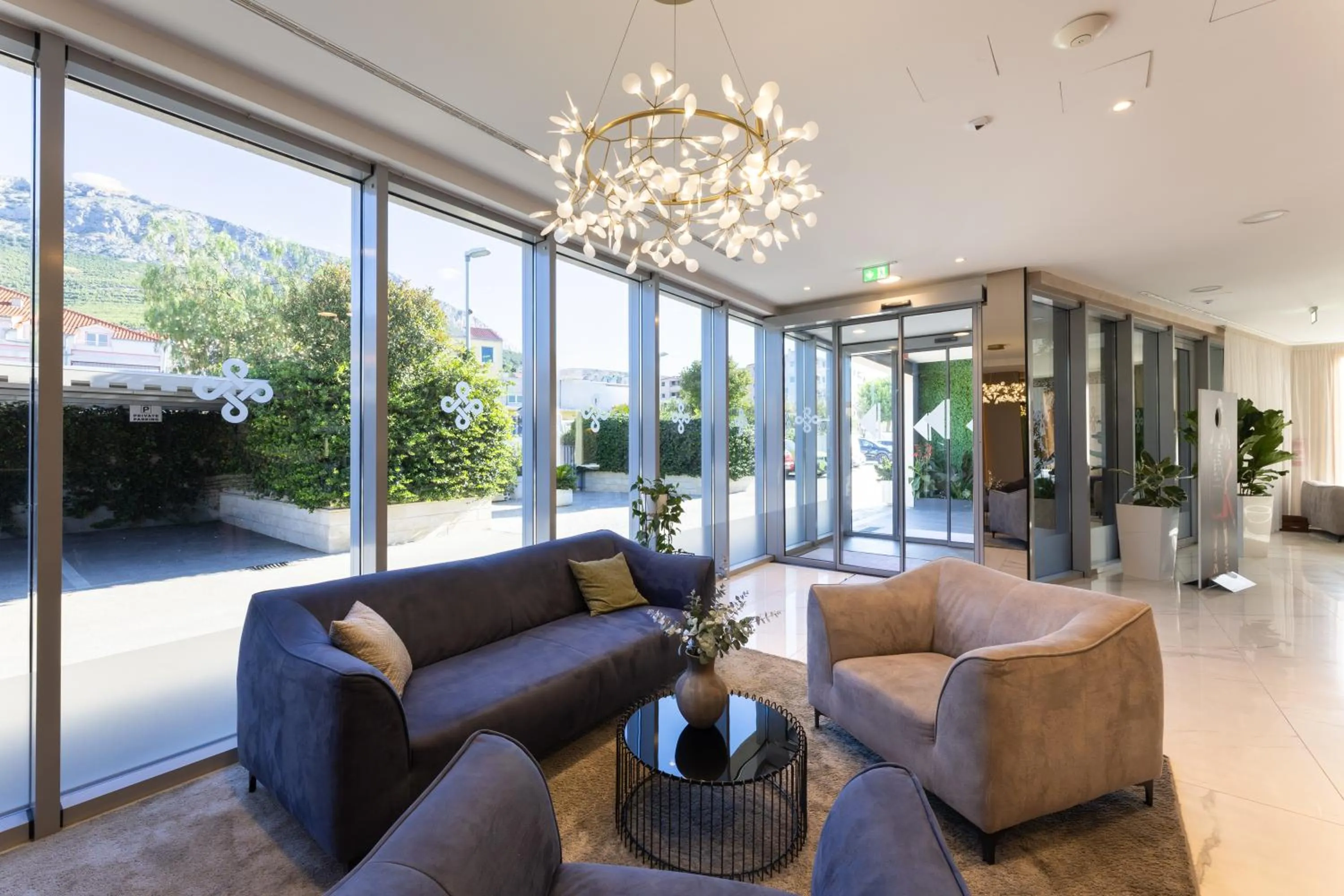 Seating area in Hotel Salona Palace