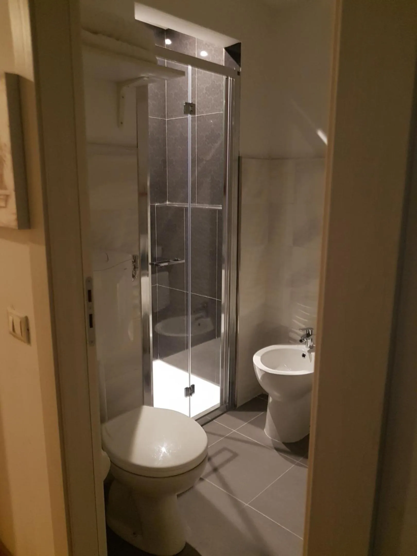 Shower in Ruggero Settimo Gallery