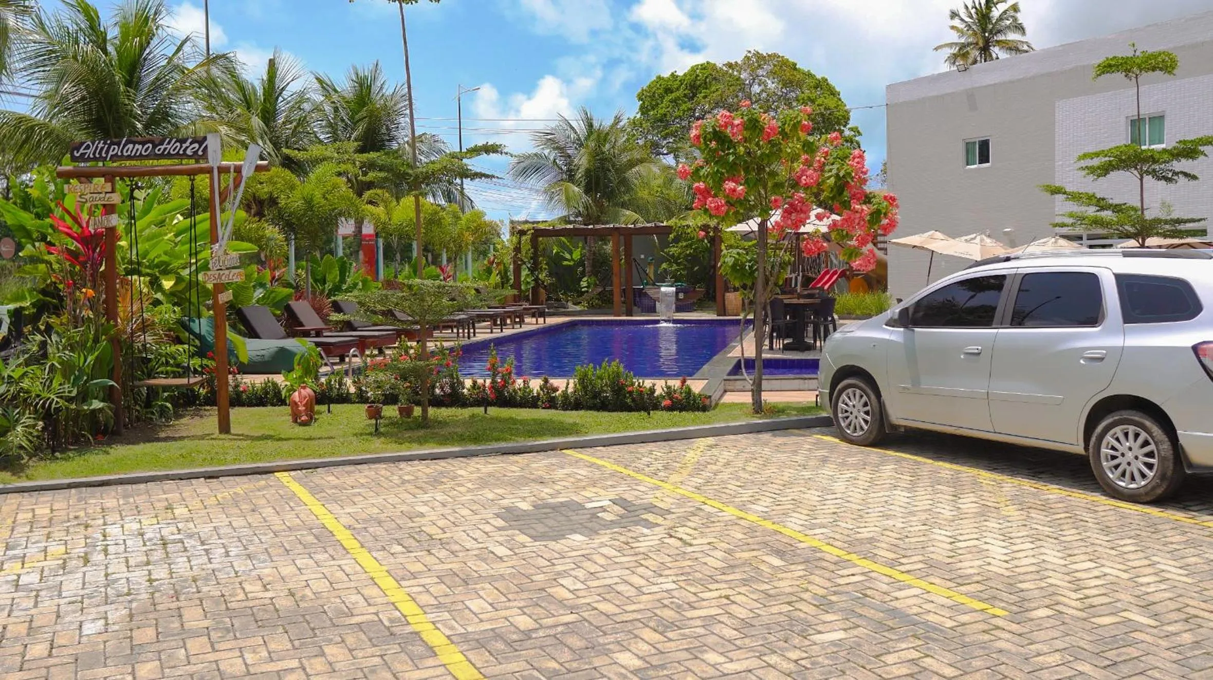 Swimming pool in Altiplano Hotel
