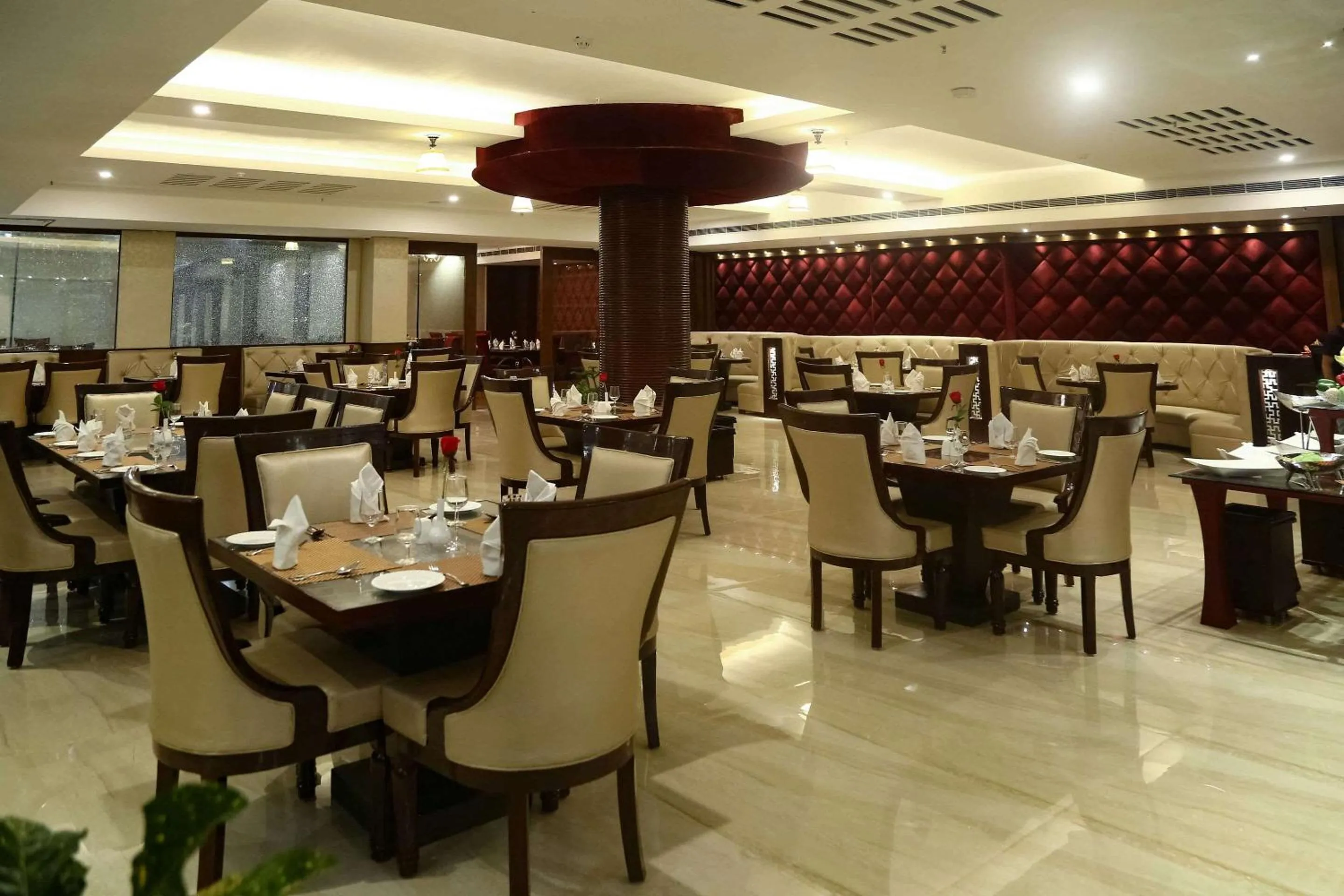 Restaurant/Places to Eat in Clarion Inn Amps Patiala