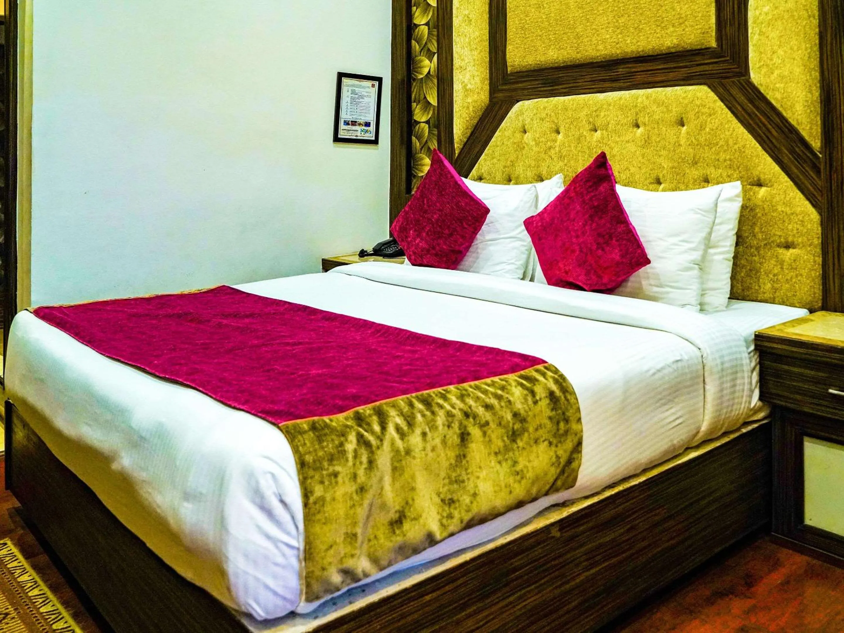 Bedroom in Clarion Inn Amps Patiala