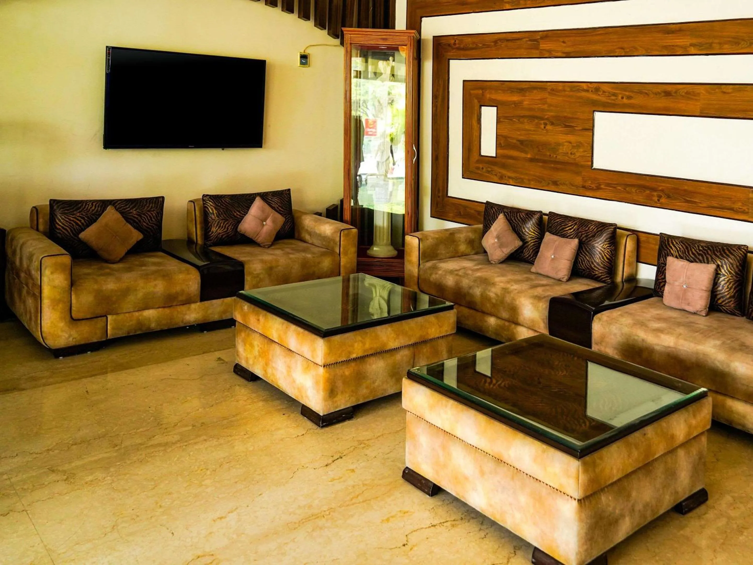 Lobby or reception, Seating Area in Clarion Inn Amps Patiala