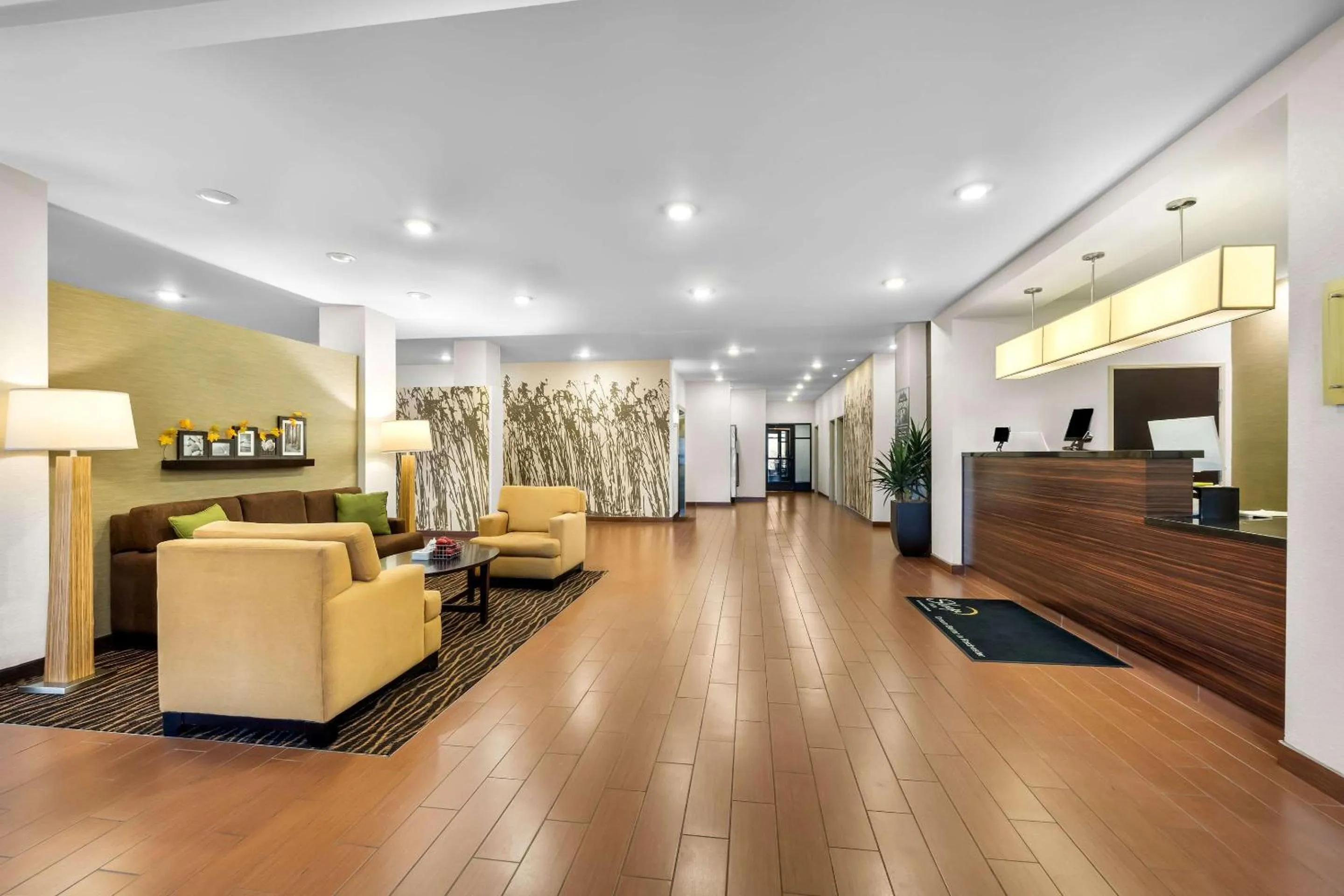 Lobby or reception in Sleep Inn & Suites West-Near Medical Center