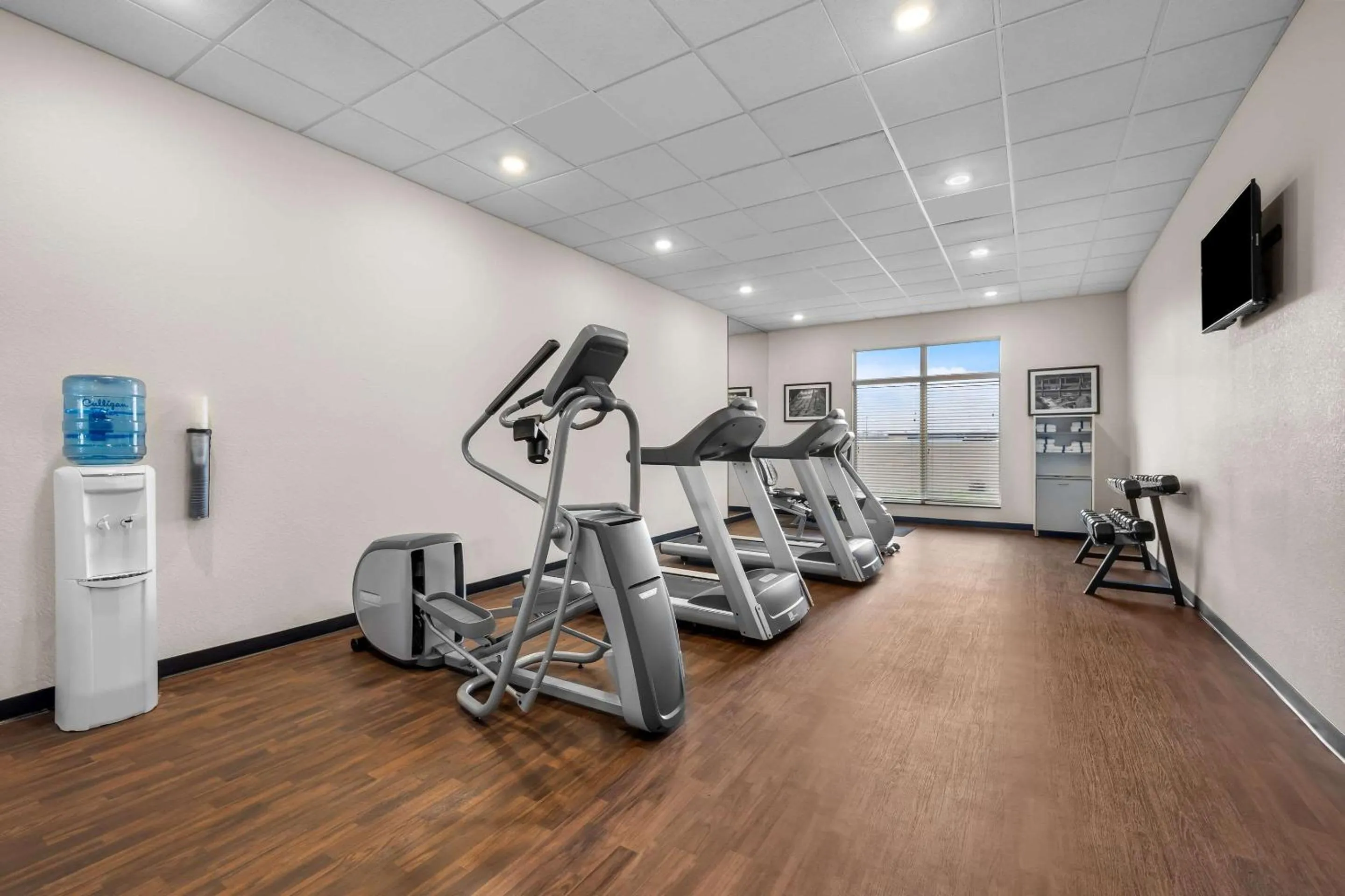 Fitness centre/facilities in Sleep Inn & Suites West-Near Medical Center