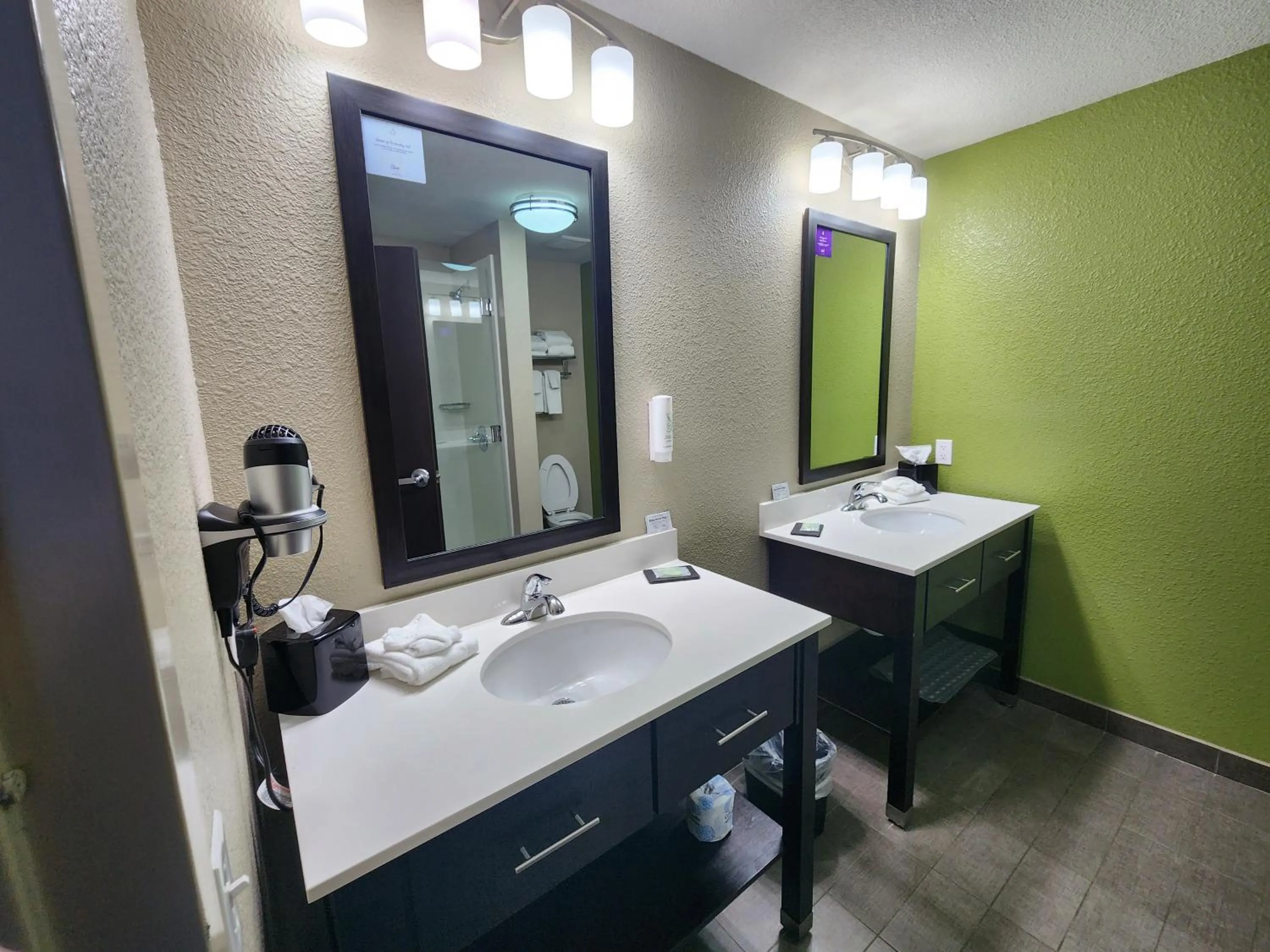 Bathroom in Sleep Inn & Suites Columbia
