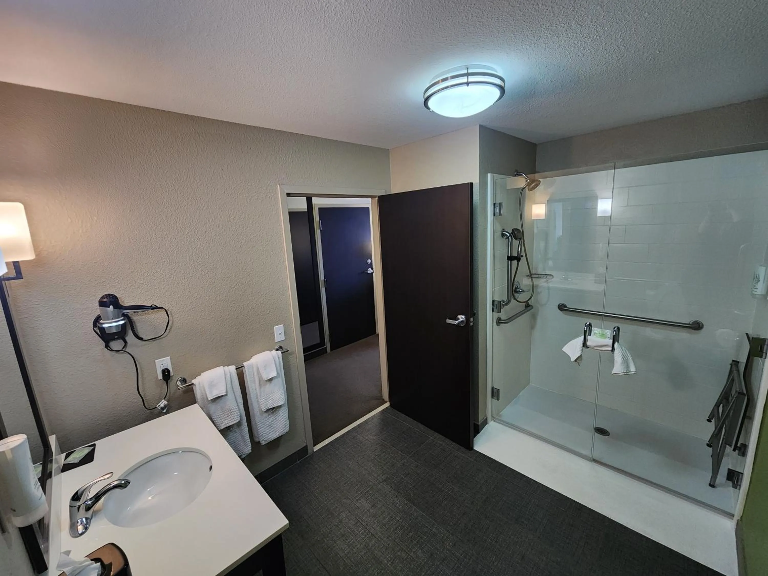 Shower in Sleep Inn & Suites Columbia