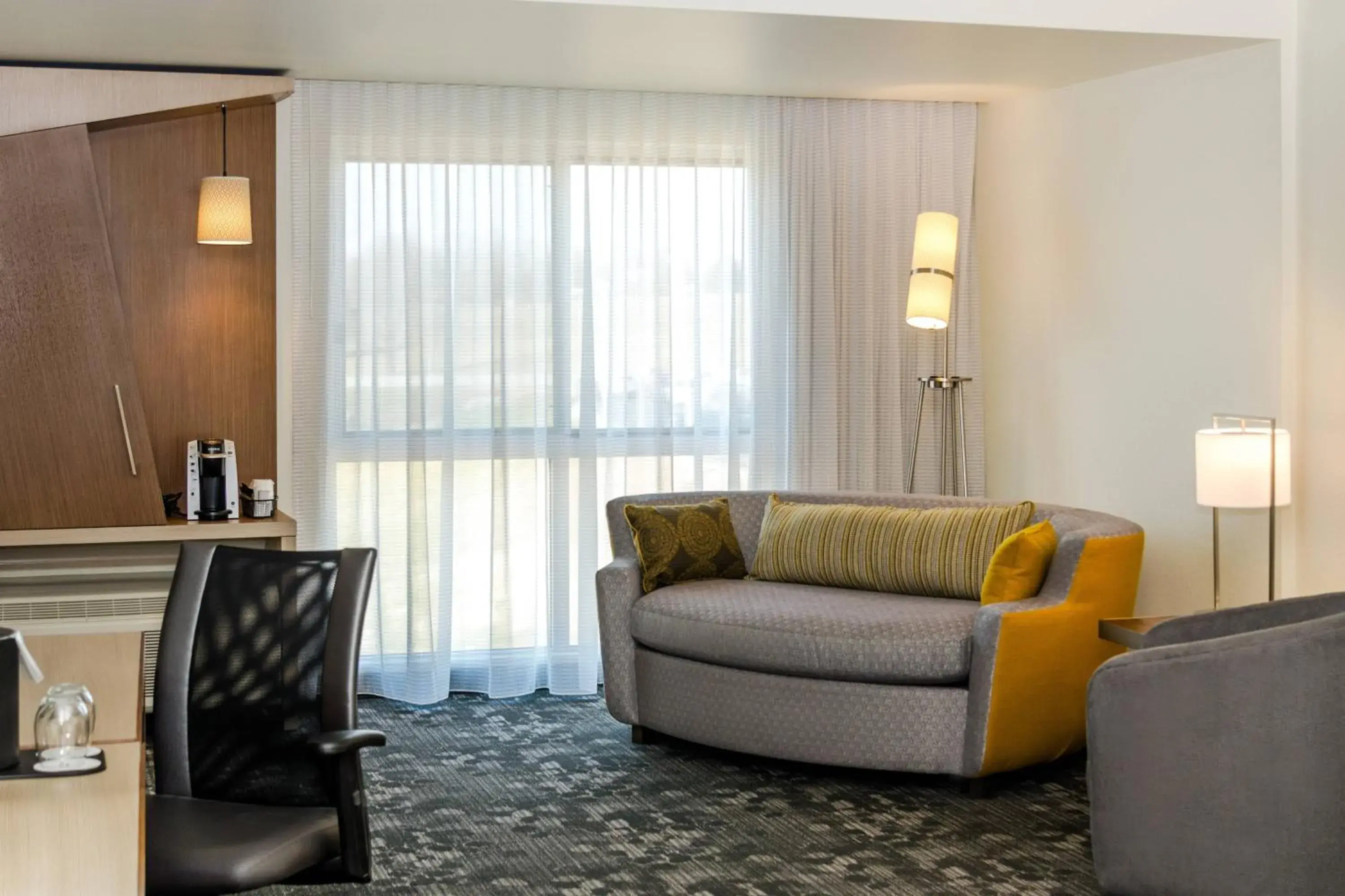 King Room with Sofa Bed in Courtyard by Marriott Somerset King Room with Sofa Bed in Courtyard by Marriott Somerset