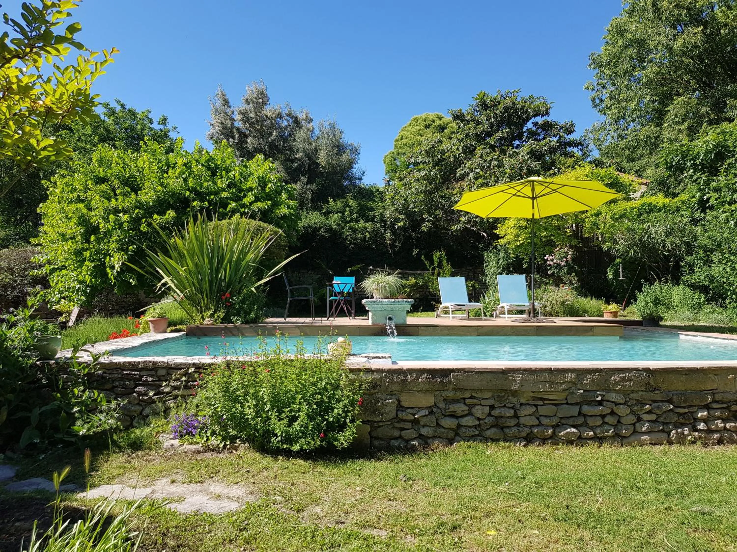 Swimming pool in Mazet de Mô