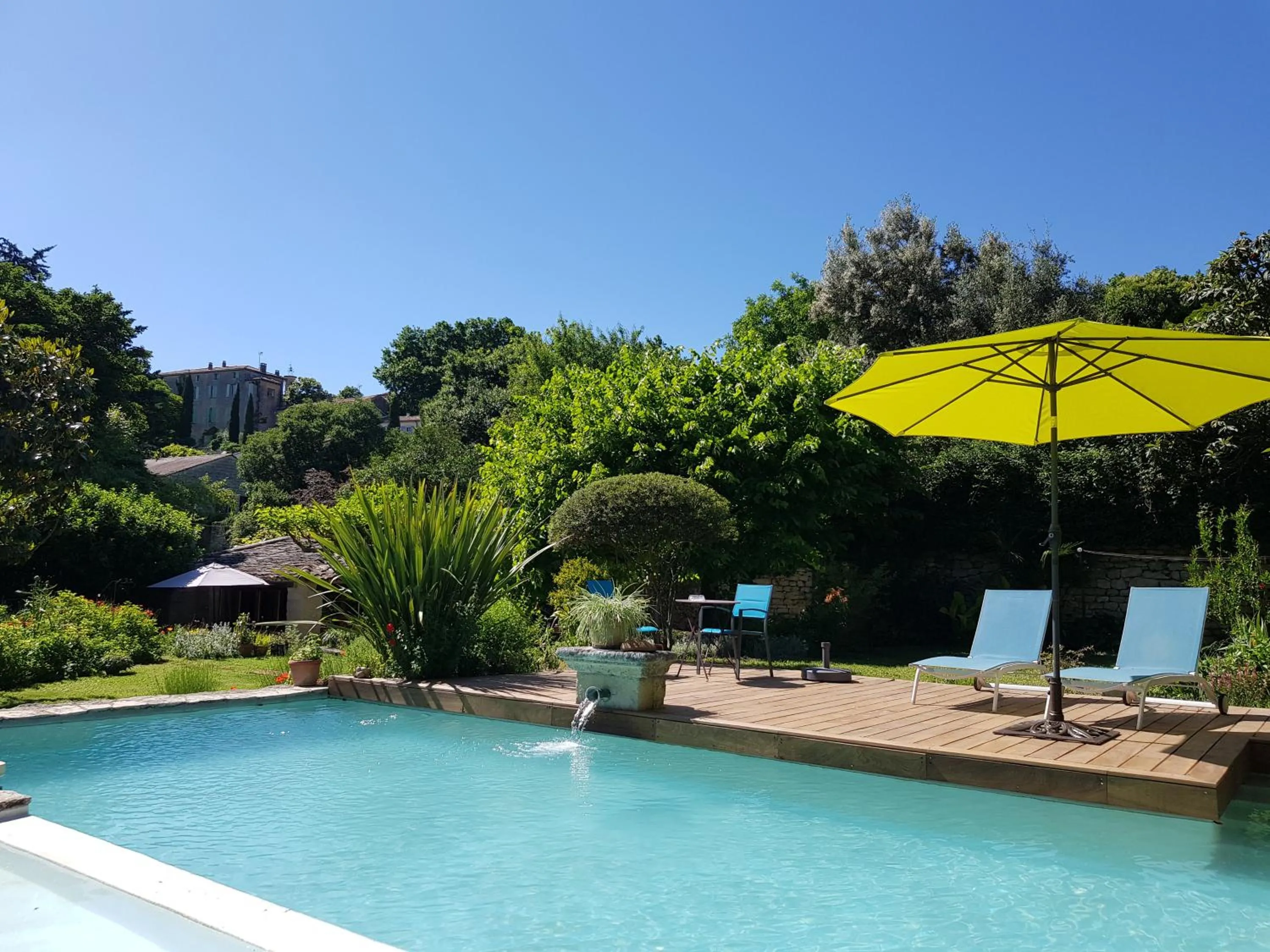 Swimming pool in Mazet de Mô