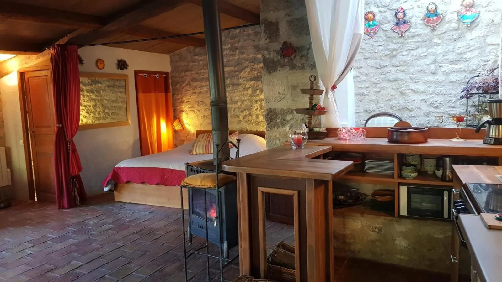 Photo of the whole room, Bed in Mazet de Mô