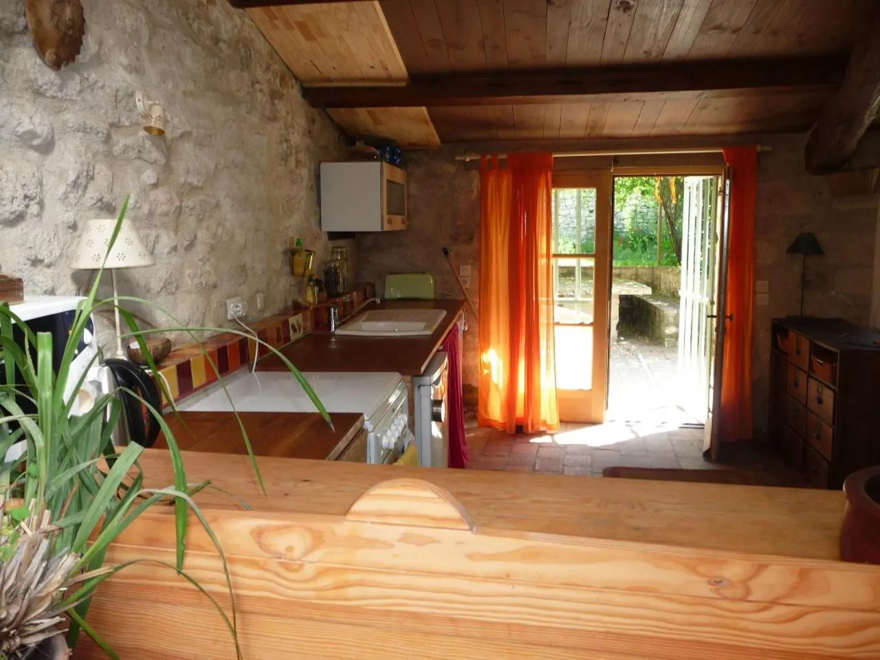 Communal kitchen in Mazet de Mô