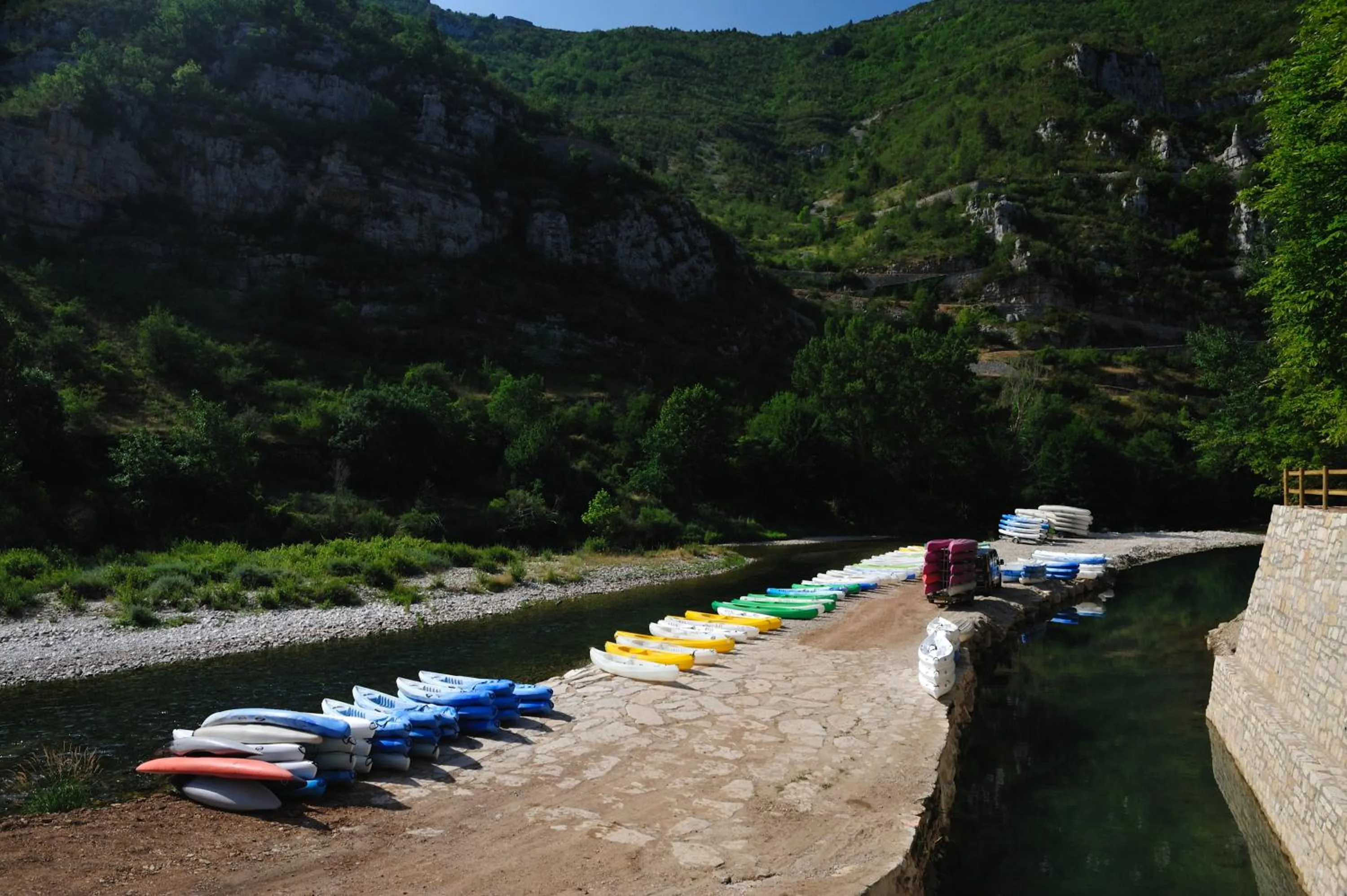 Property building in Hôtel des Bateliers