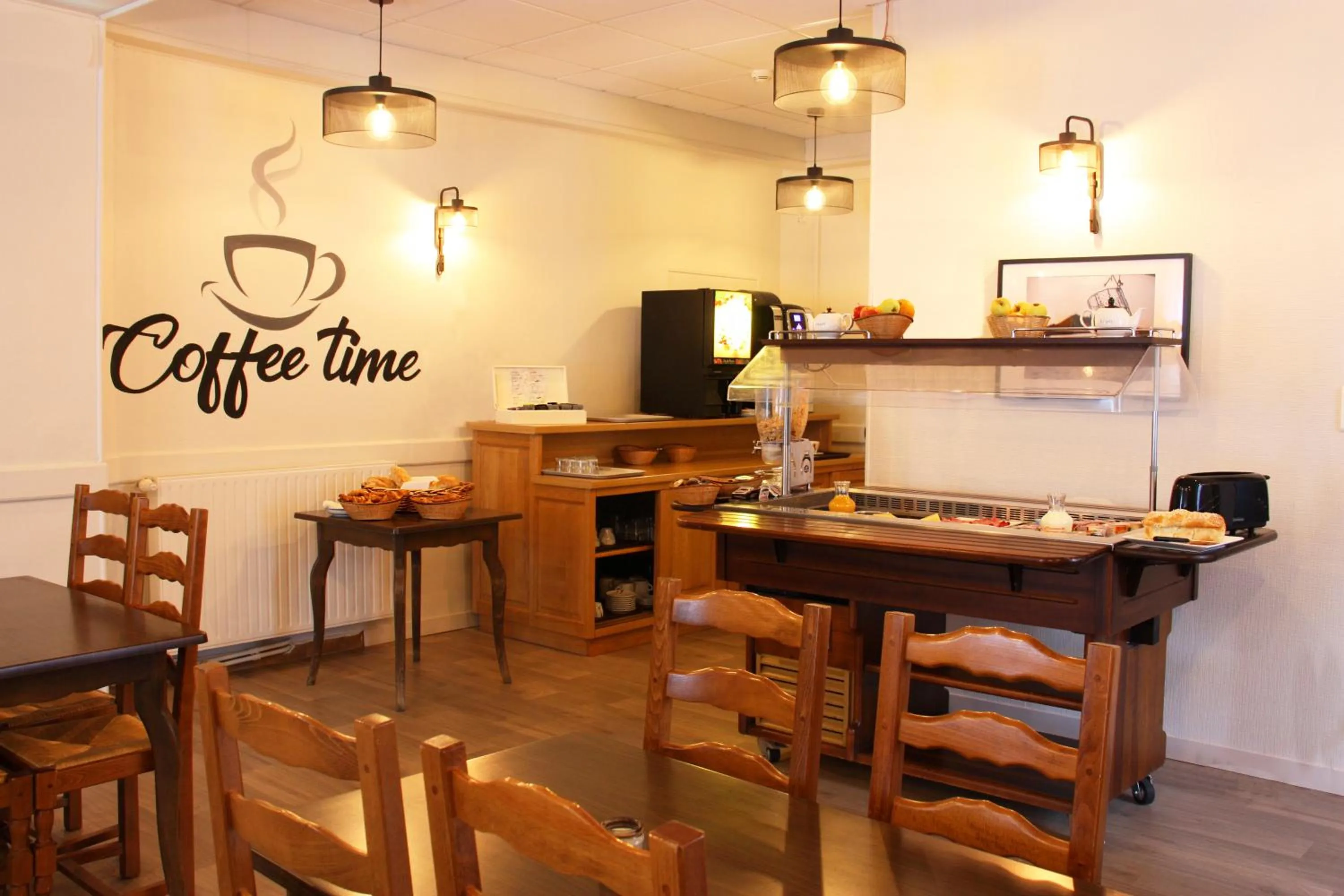 Restaurant/places to eat in Hôtel des Bateliers