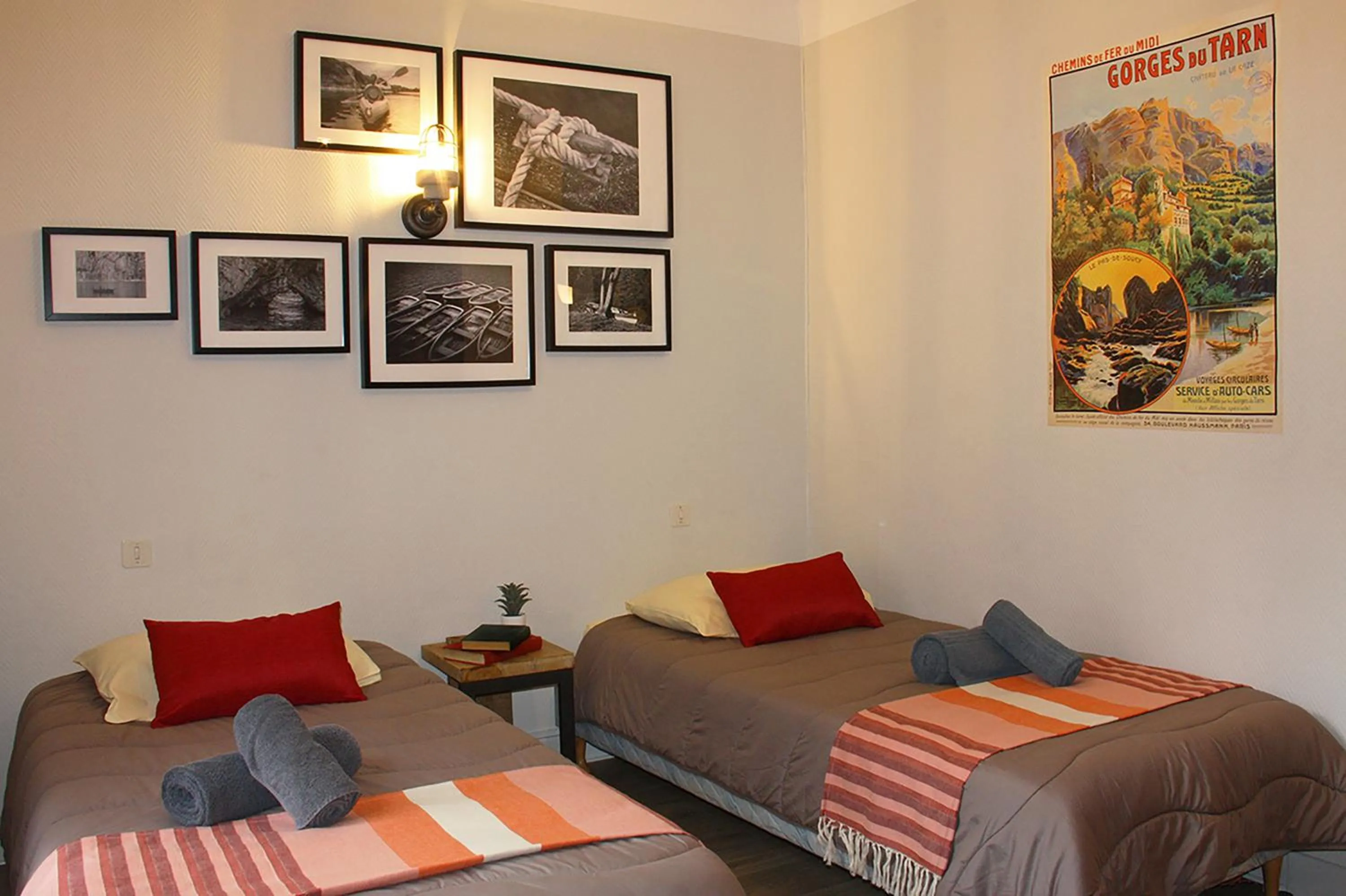 Bed in Hôtel des Bateliers