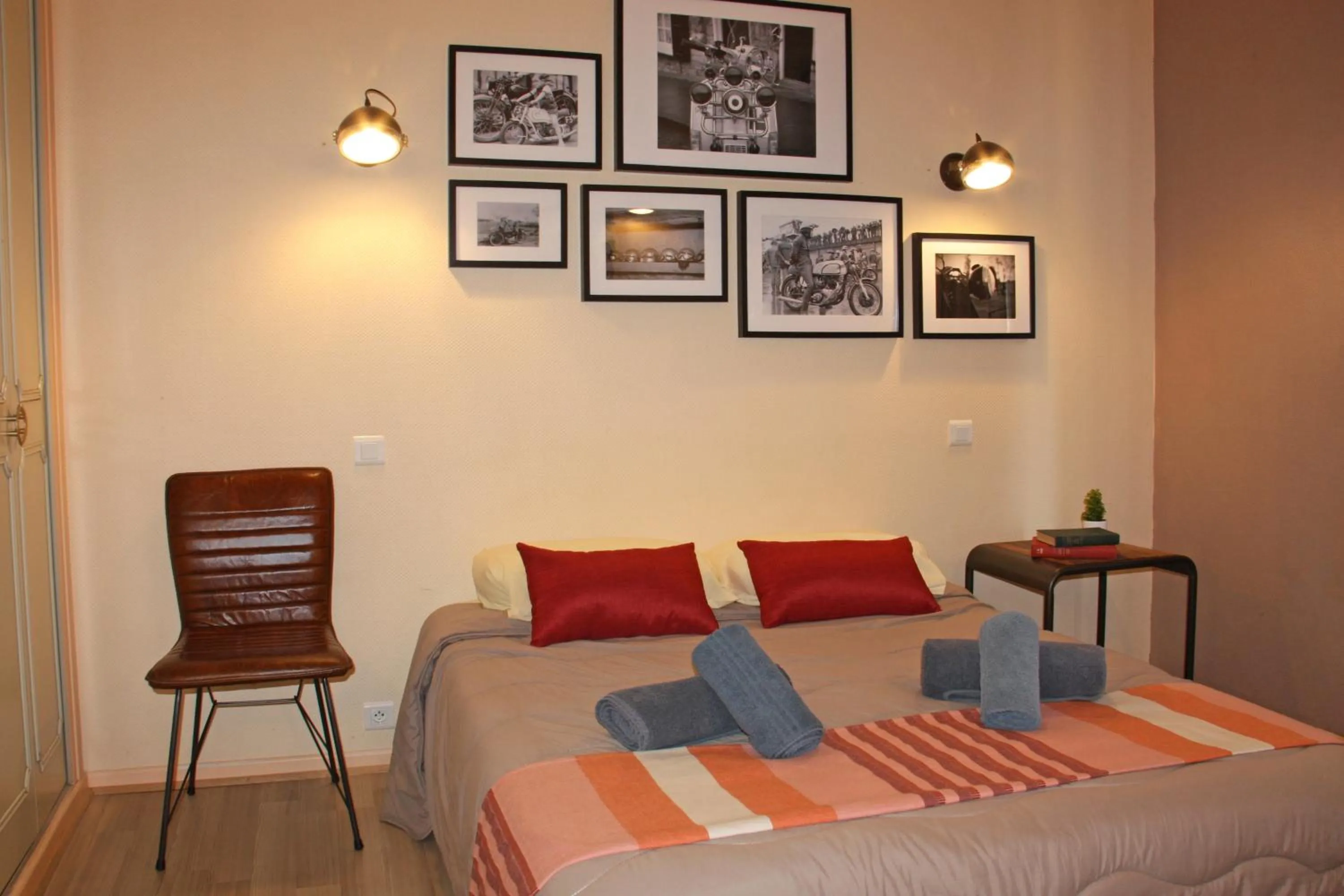 Bed in Hôtel des Bateliers