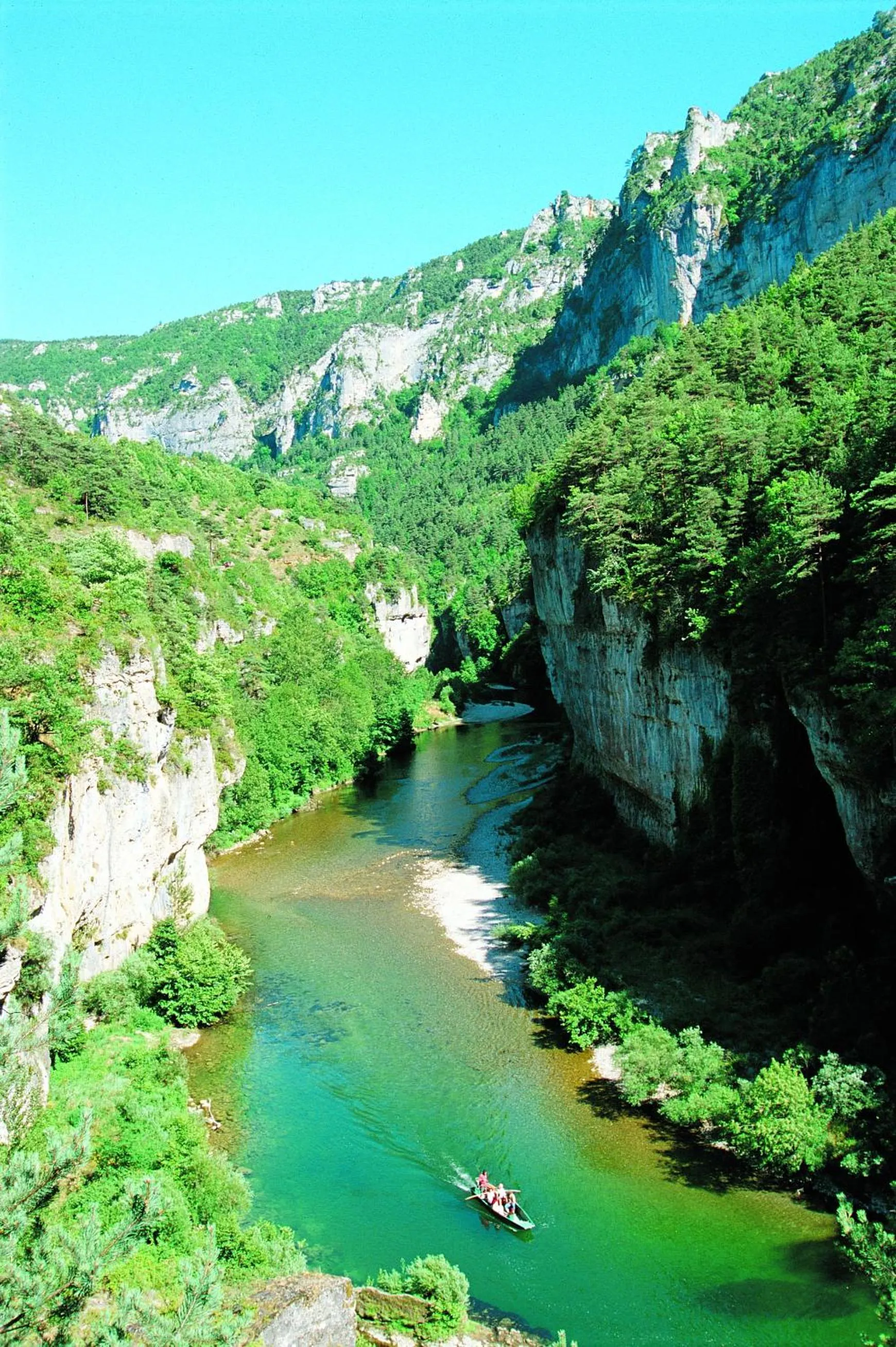 Canoeing in Hôtel des Bateliers