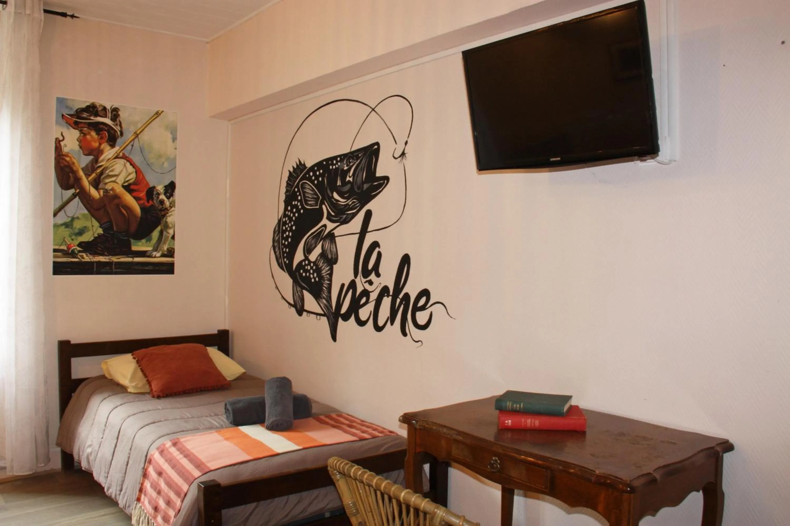 Bedroom, Bed in Hôtel des Bateliers