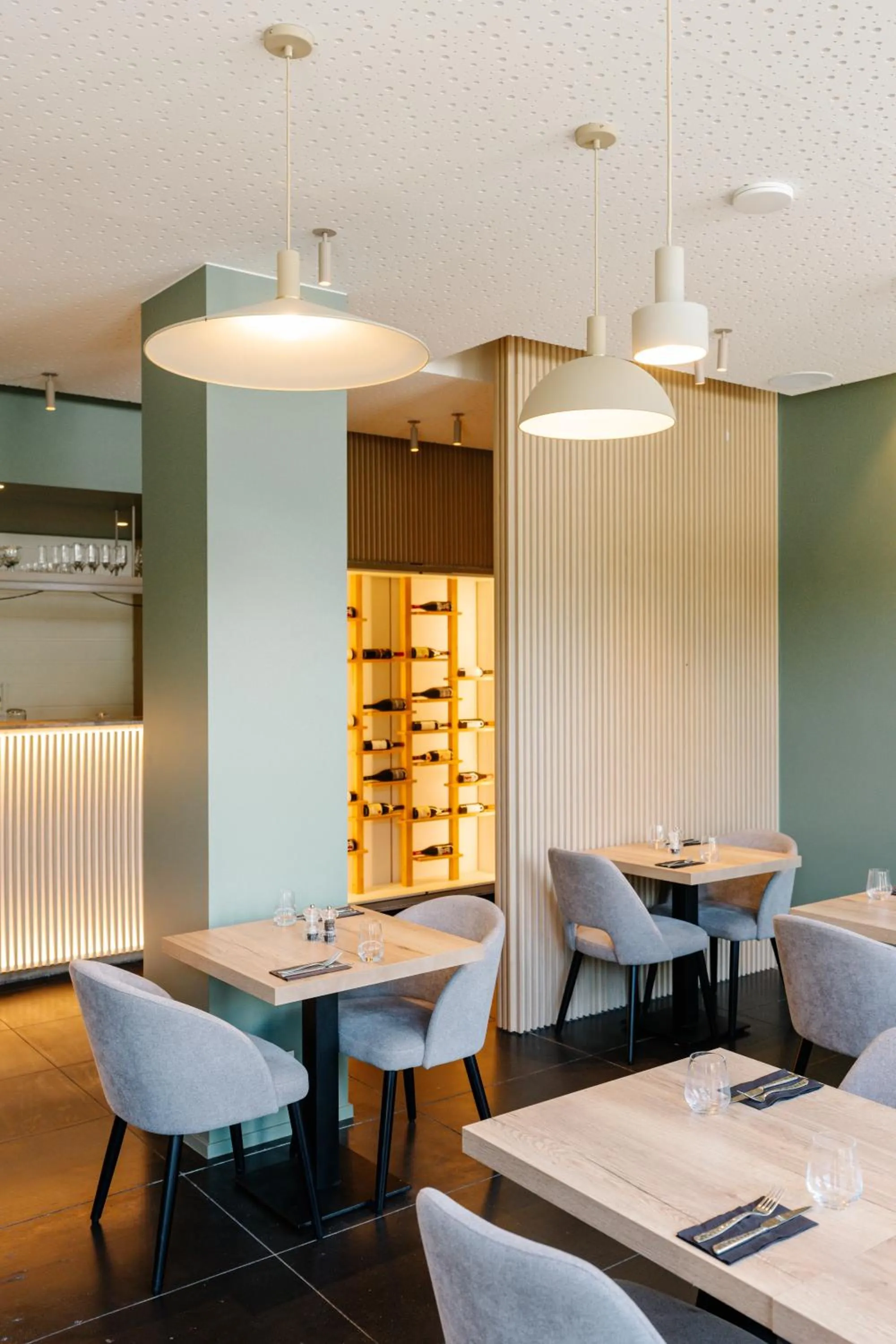 Restaurant/places to eat in Hotel Les Jardins De La Molignée