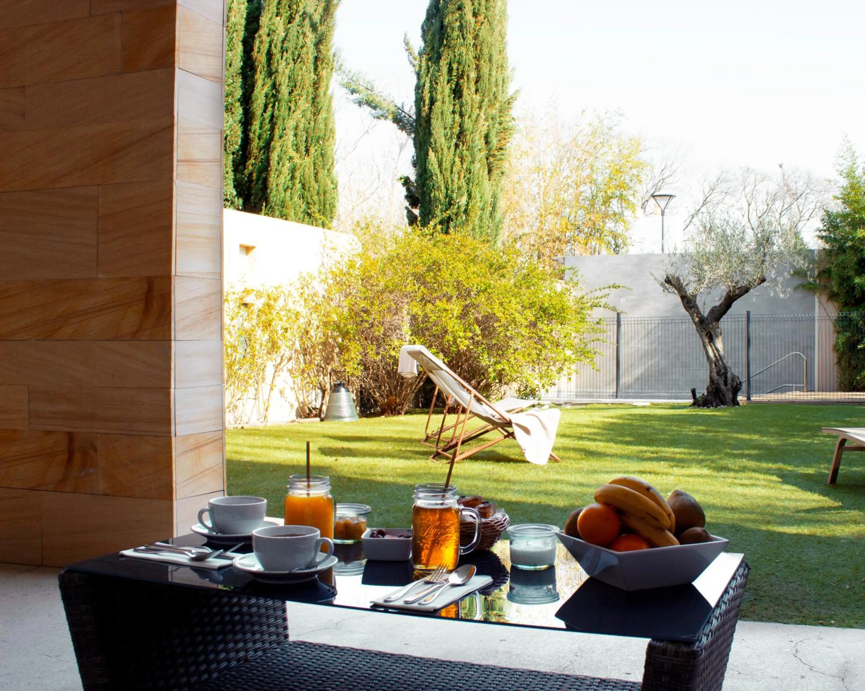 Garden in Best Western Plus Le Lavarin