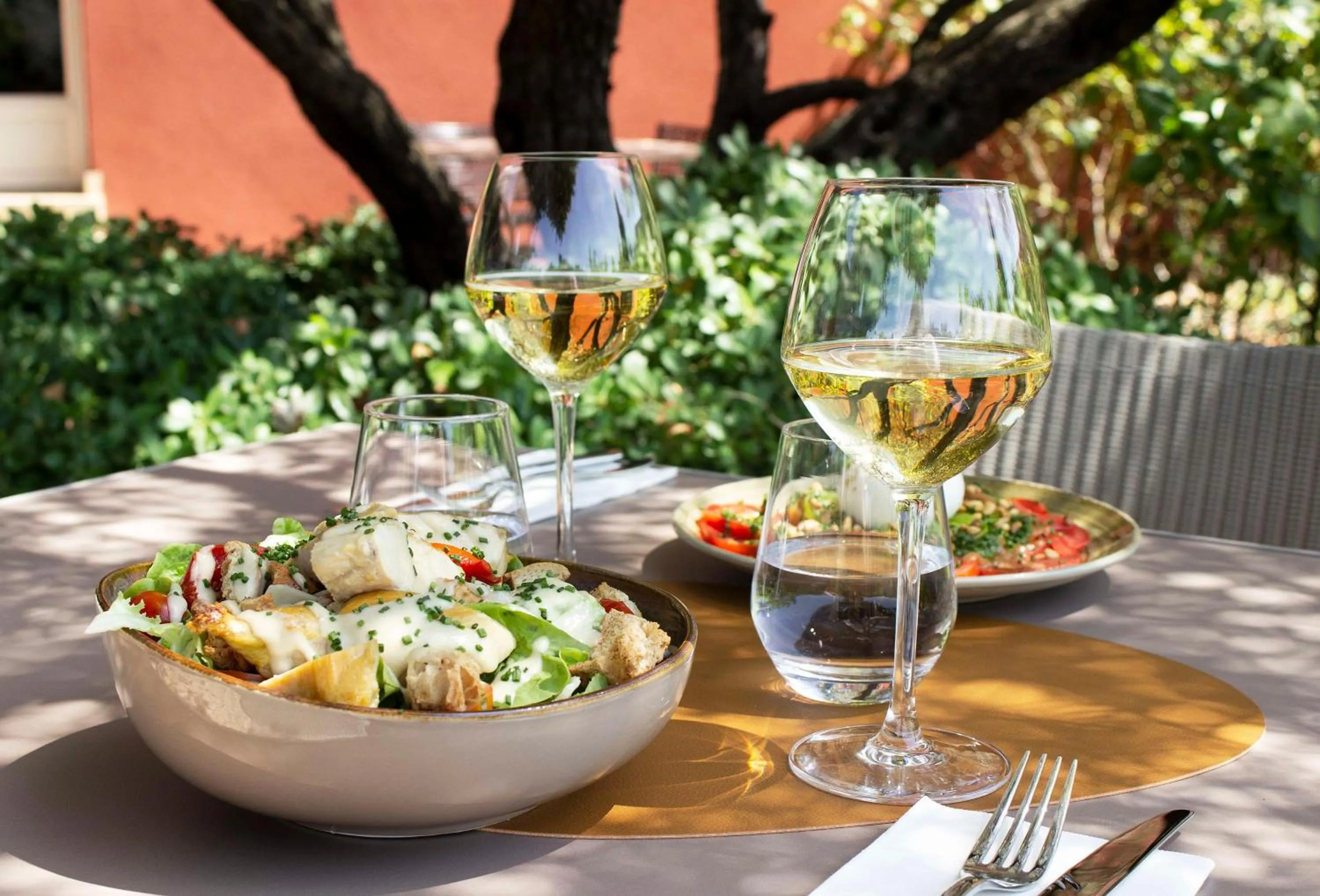 Restaurant/places to eat in Best Western Plus Le Lavarin