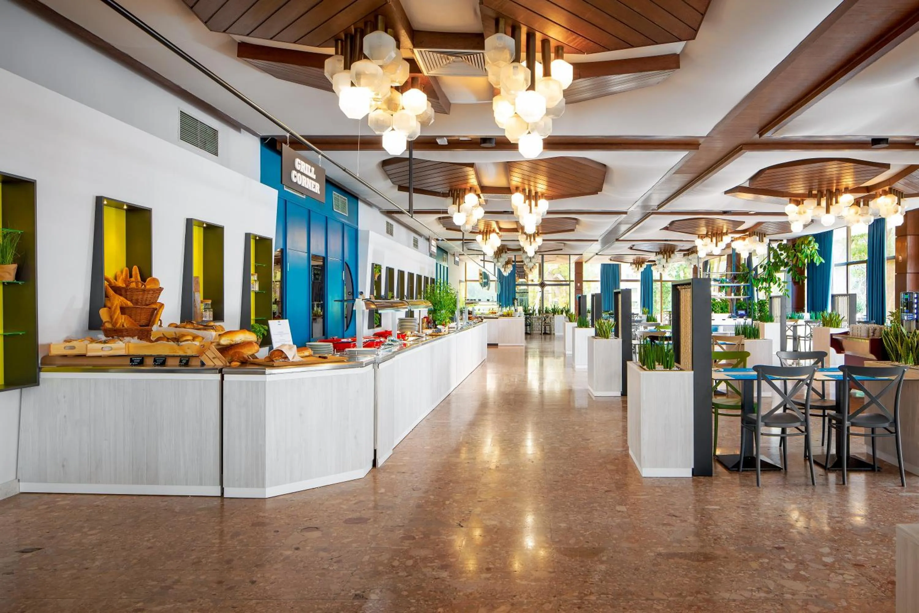 Restaurant/places to eat in Arkada Hotel