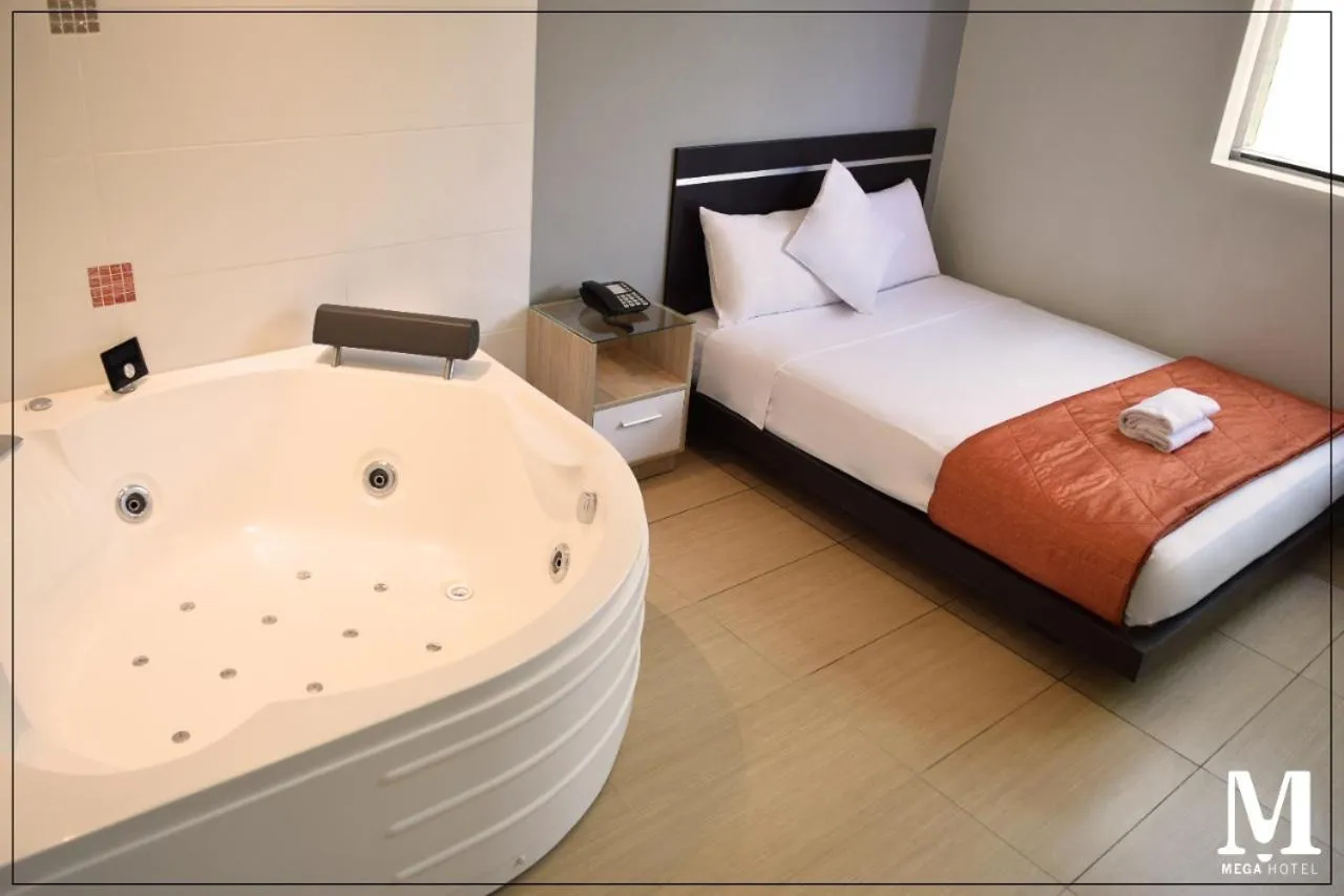 Bedroom, Bed in Hotel Mega