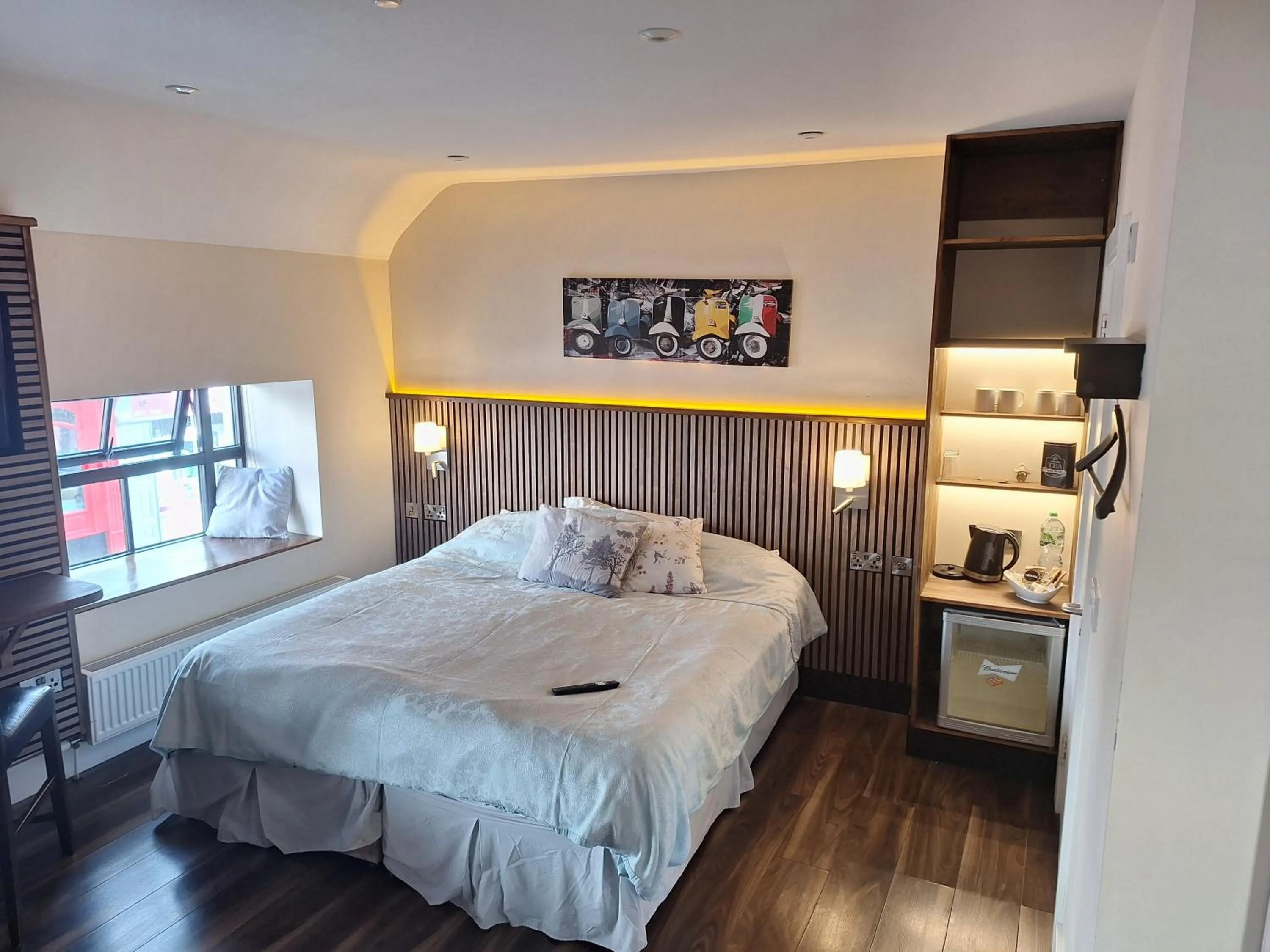 Bed in Ridge-Rock Accommodation