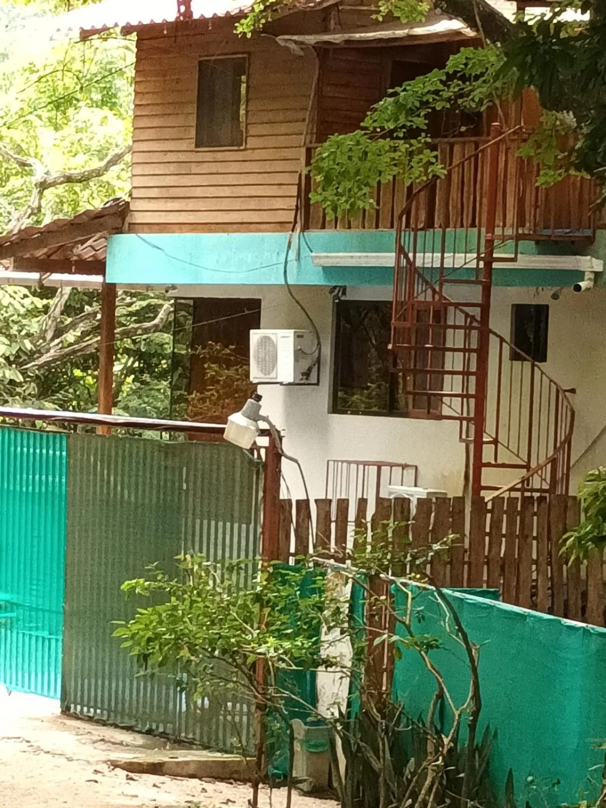 Burnt Toast Surfcamp