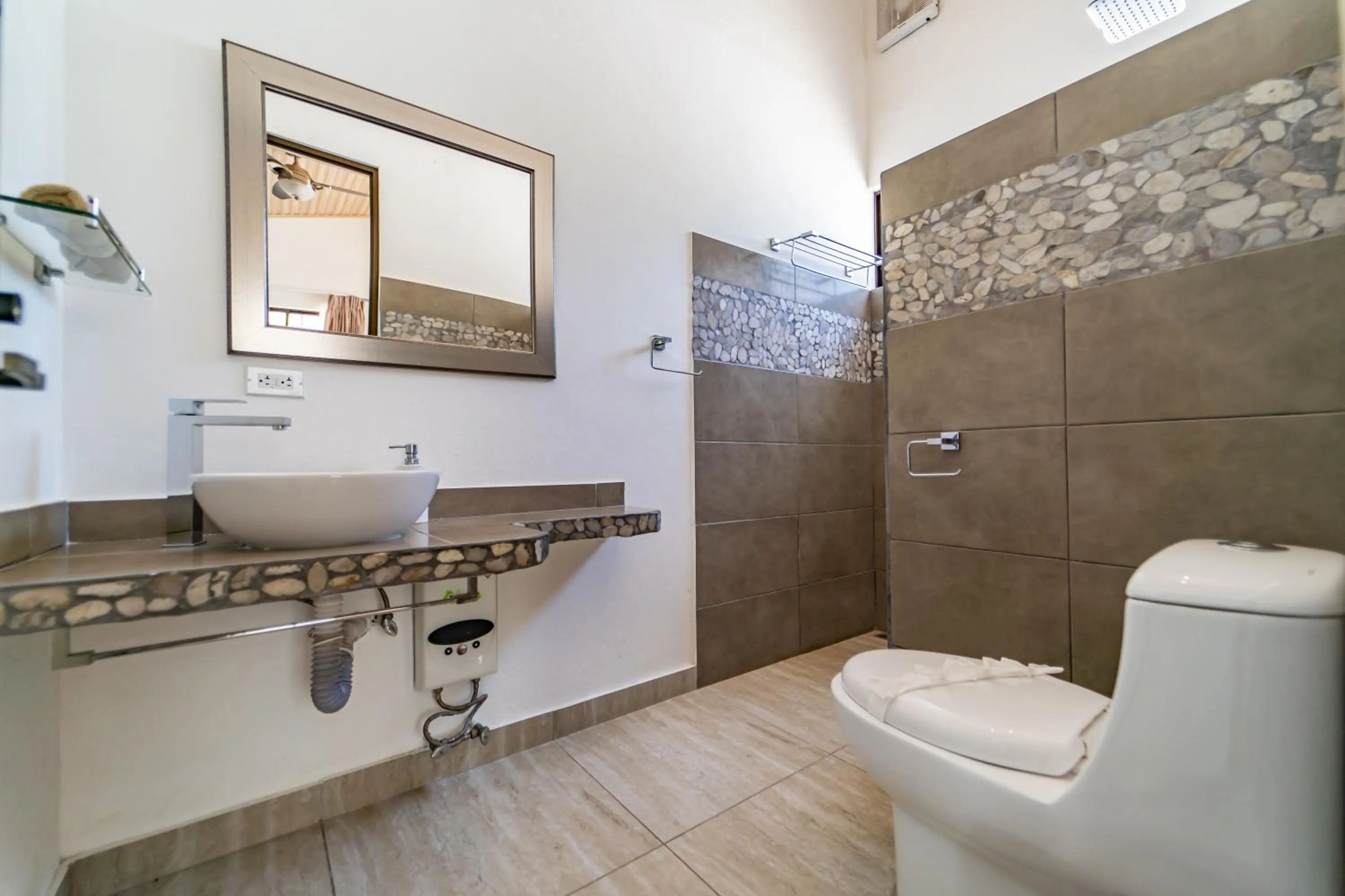 Bathroom in Las Perlitas Rentals Playa Samara