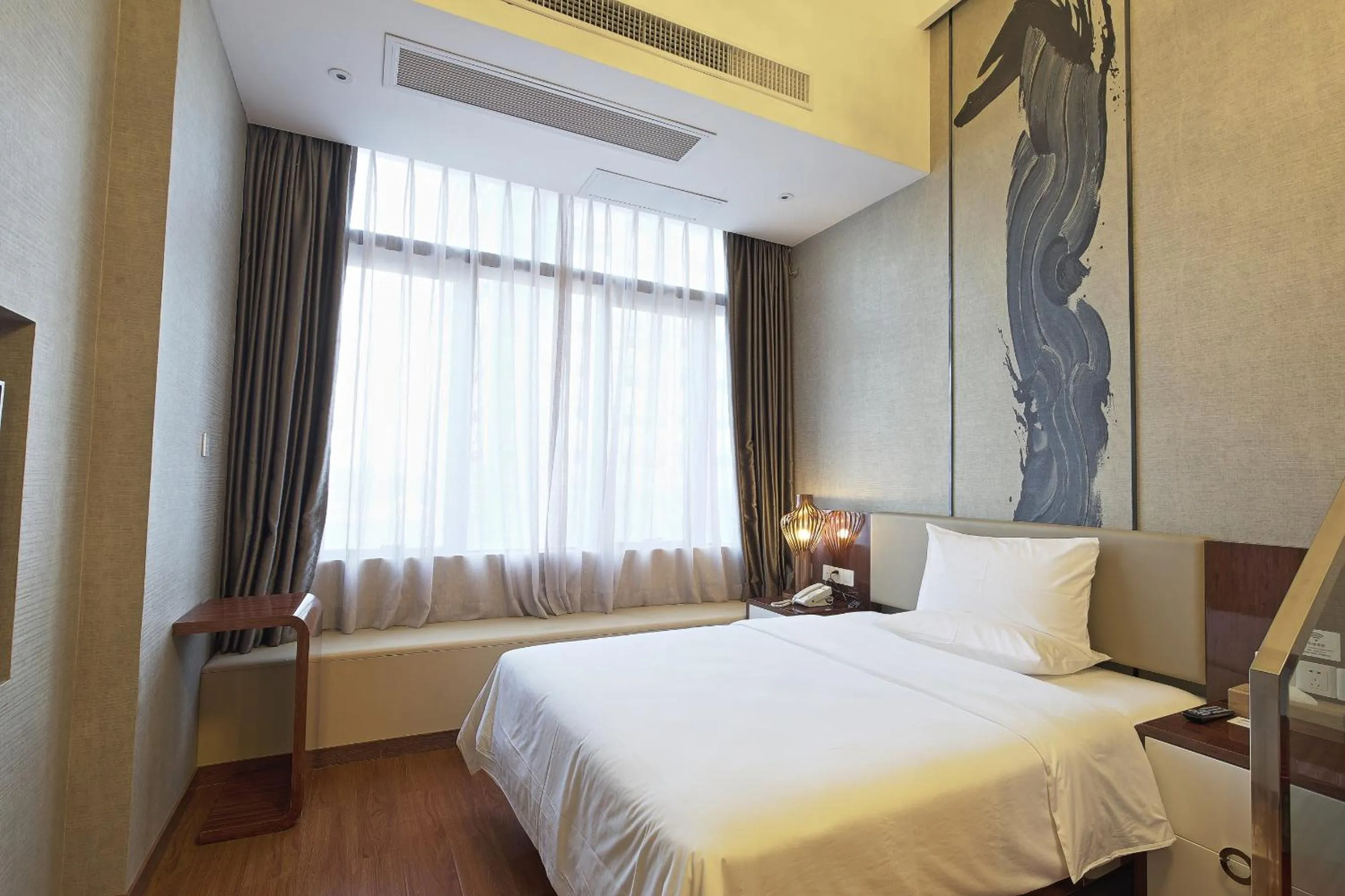 bunk bed in Days Inn South Guangzhou Raiway Station