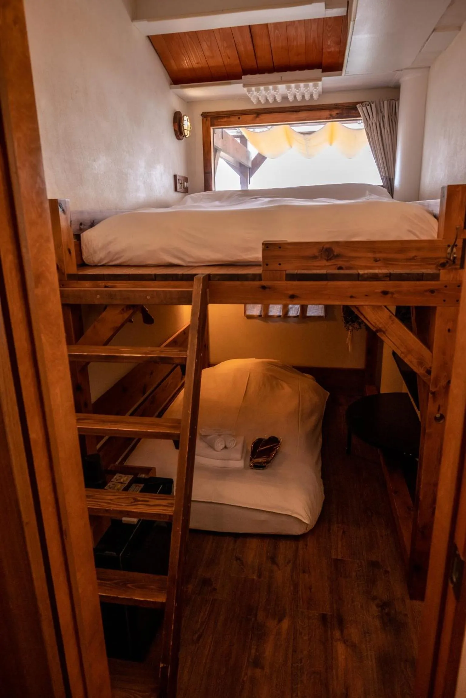 Bed in GOOD MORNING ZAIMOKUZA