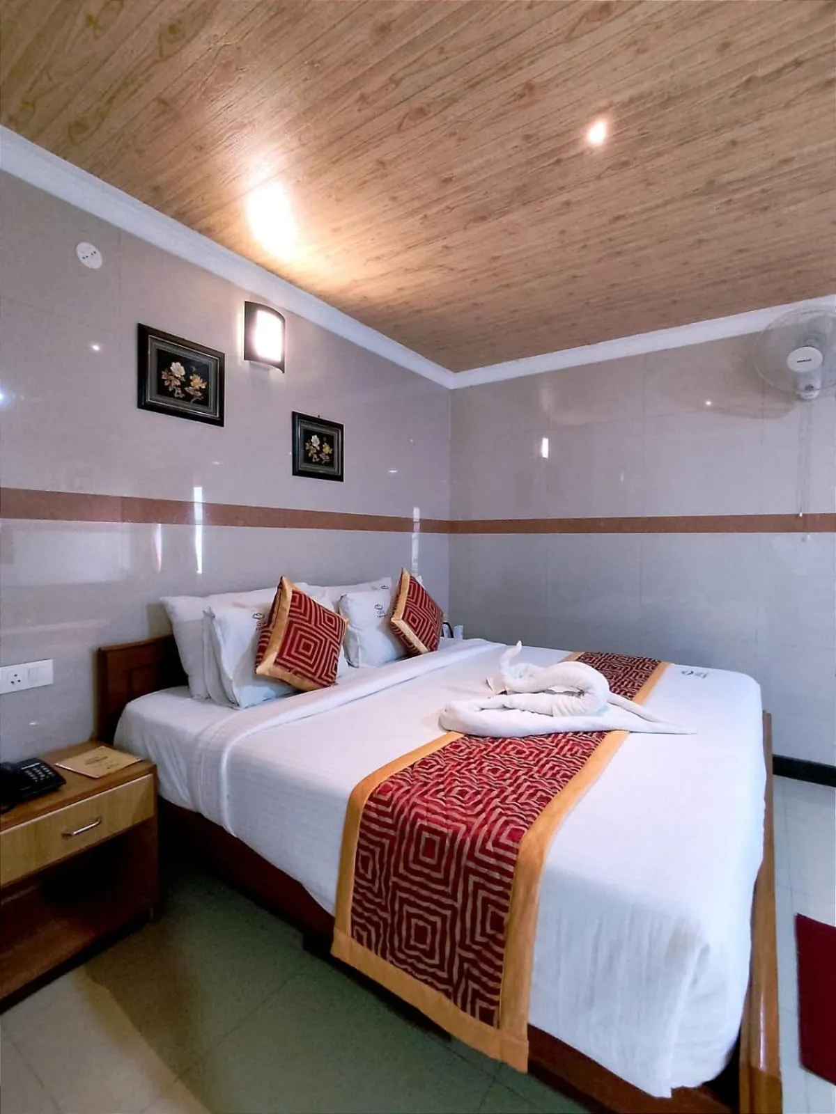 Bed in Hotel GVS Residency