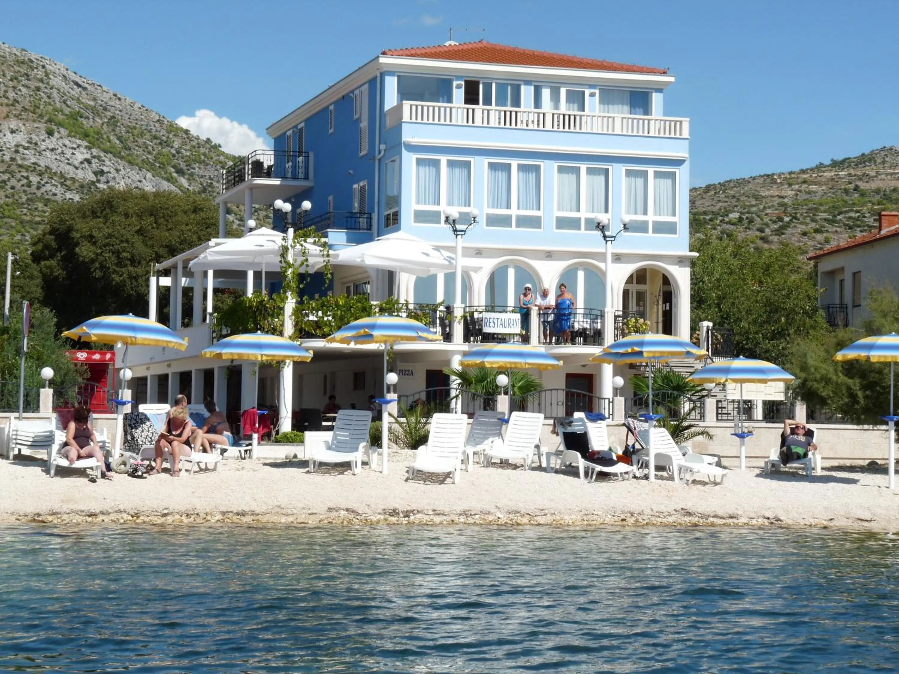 Facade/entrance in Villa Mediterana