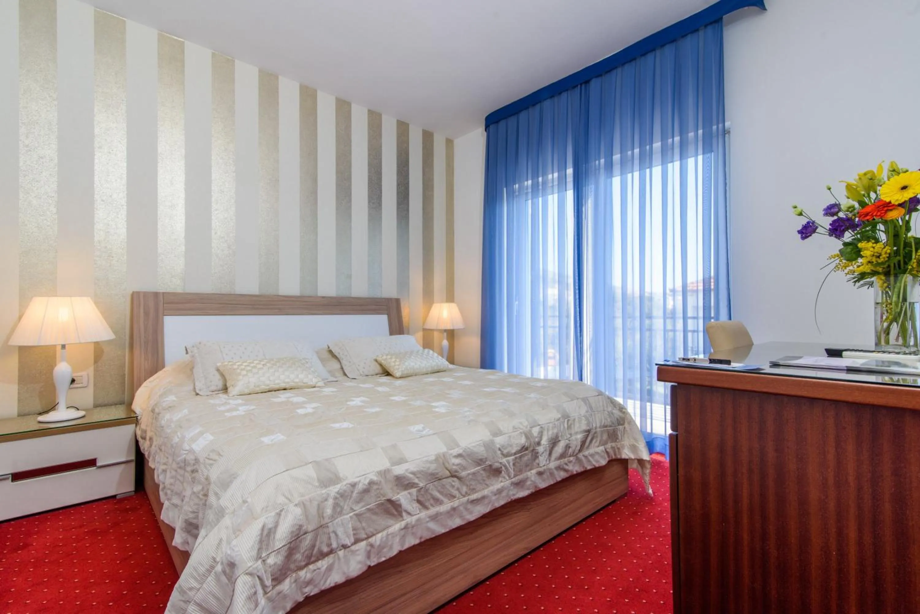 Photo of the whole room, Bed in Villa Mediterana