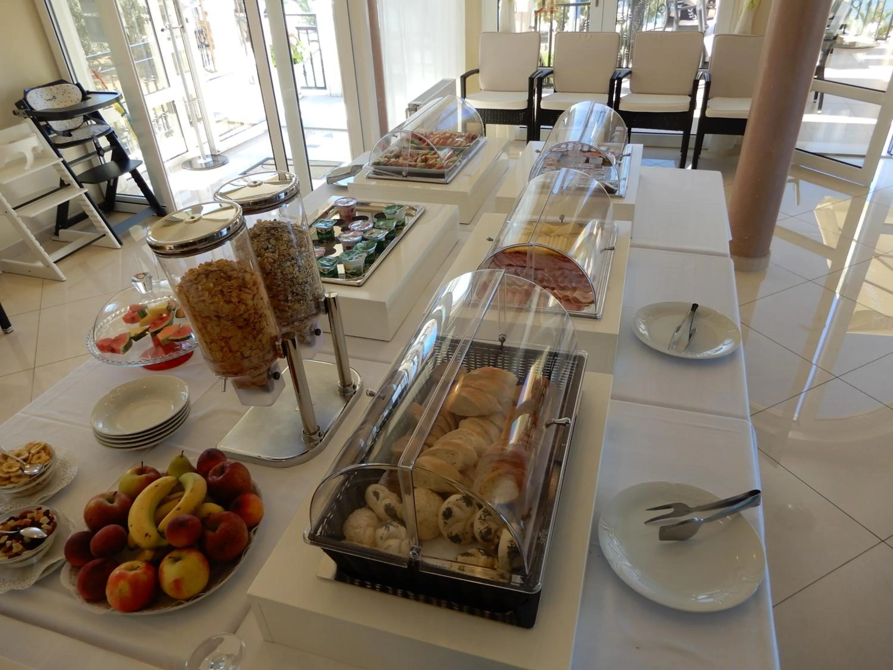 Buffet breakfast in Villa Mediterana