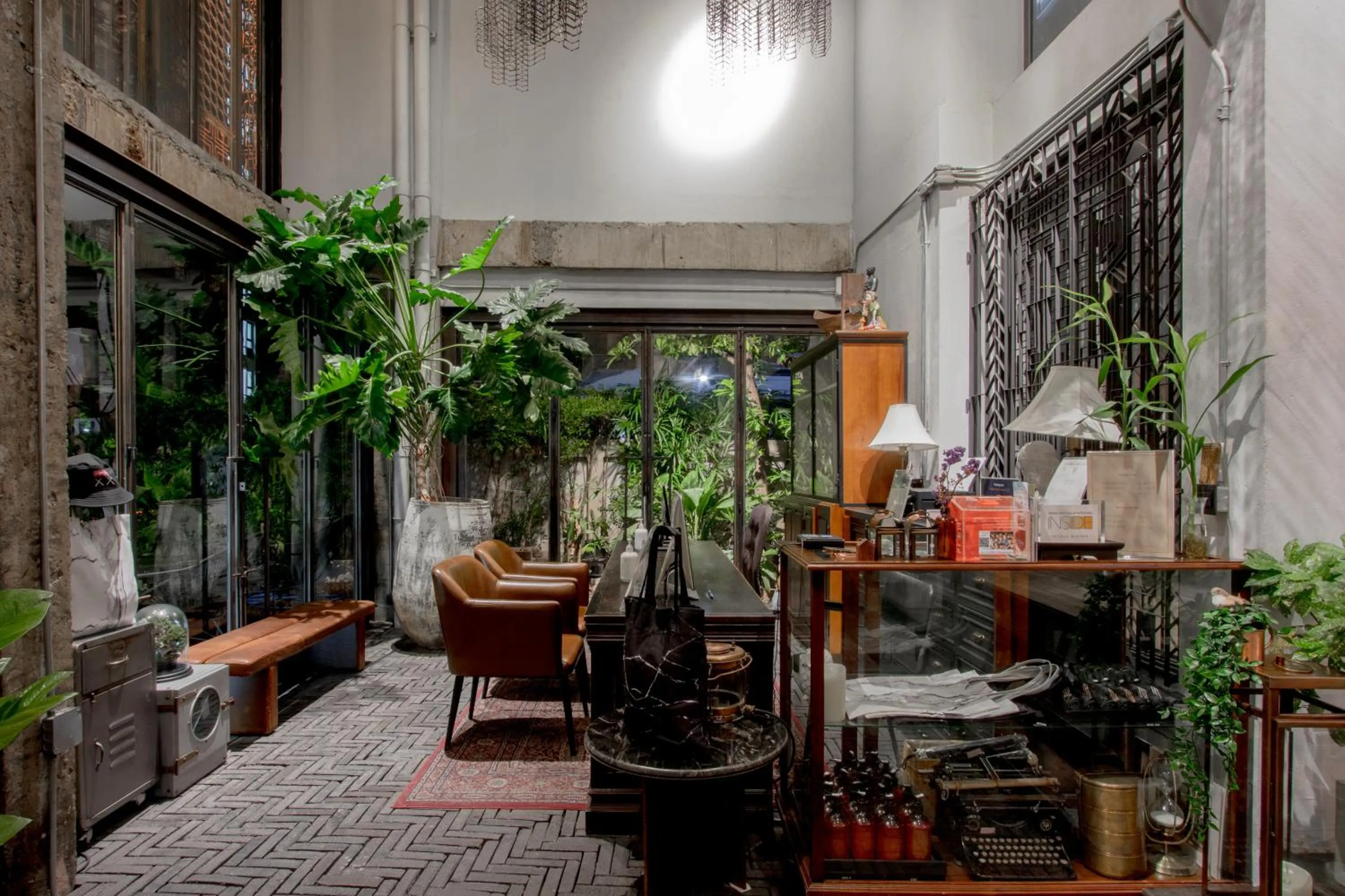 Lobby or reception in IR-ON Hotel