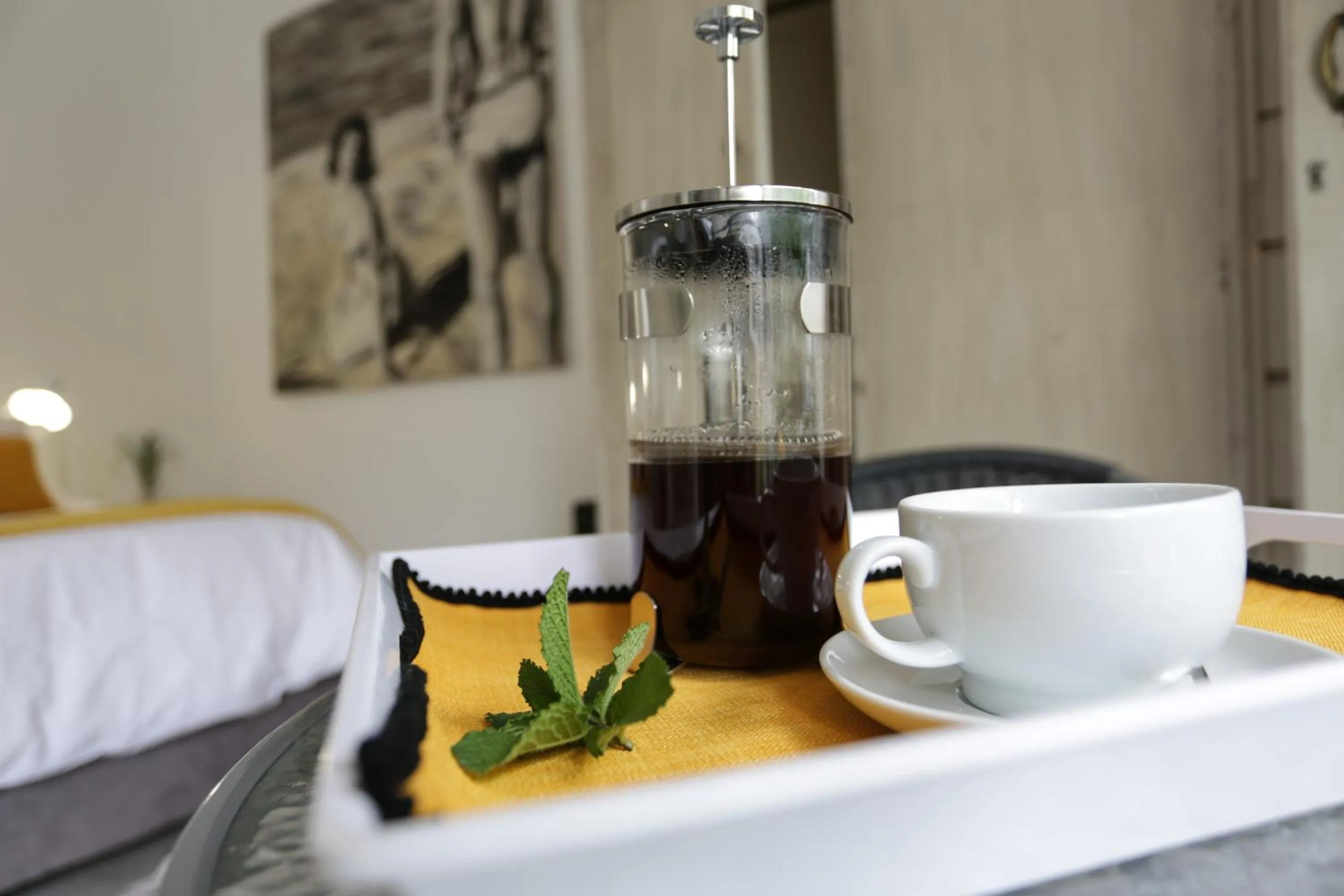 Coffee/tea facilities, Bed in Waterland Lodge
