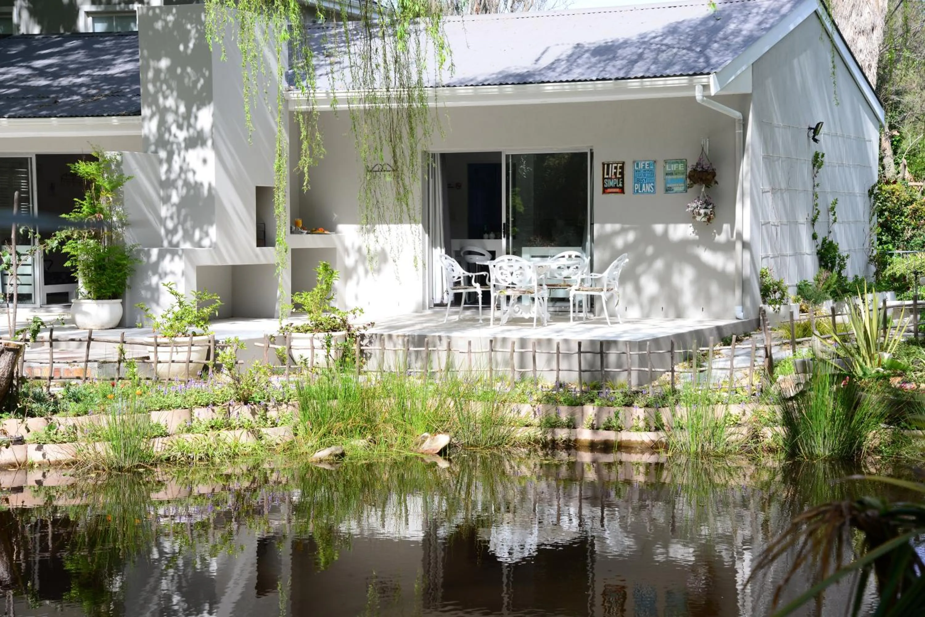 Garden view in Waterland Lodge
