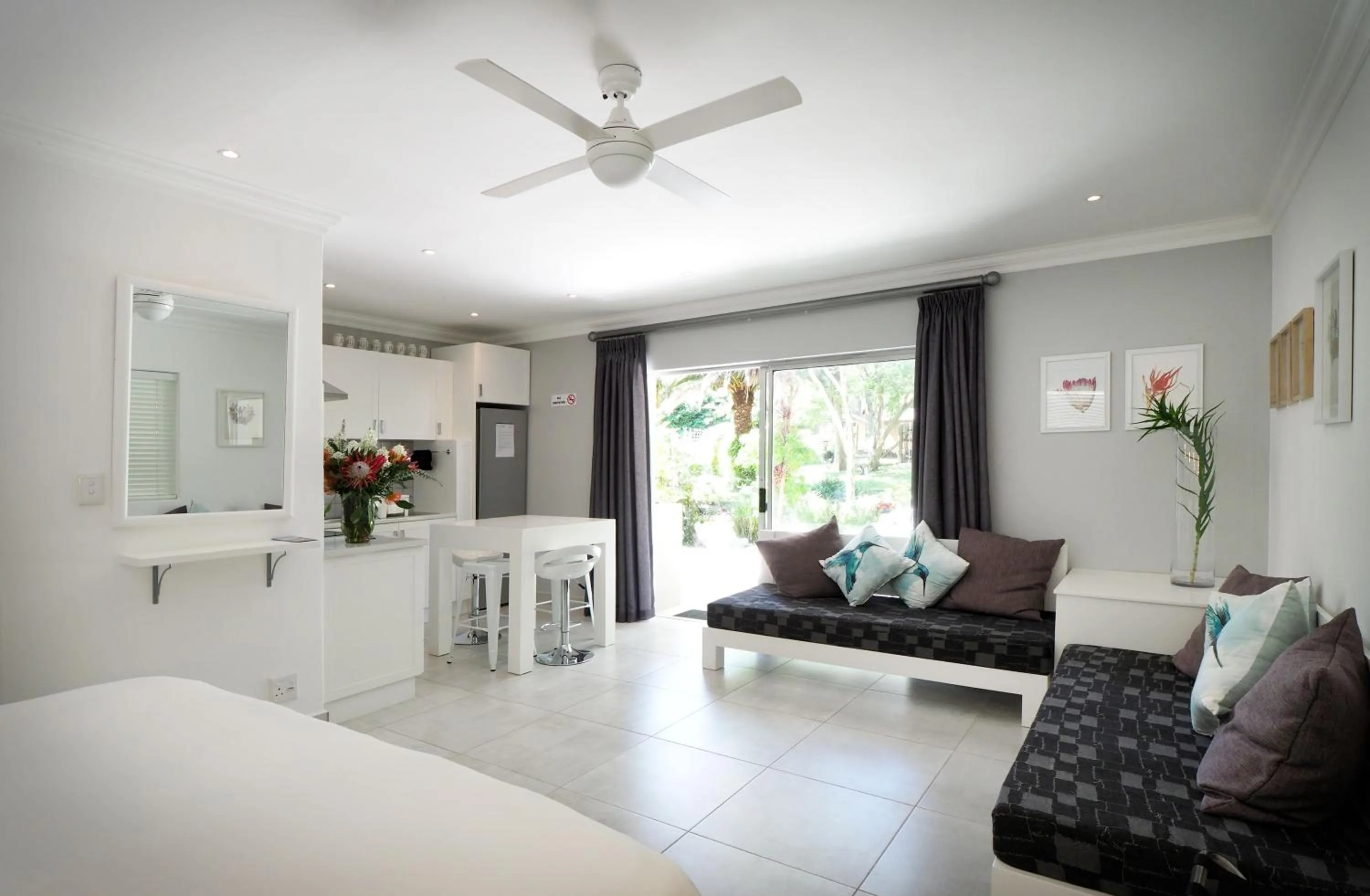 Living room in Waterland Lodge