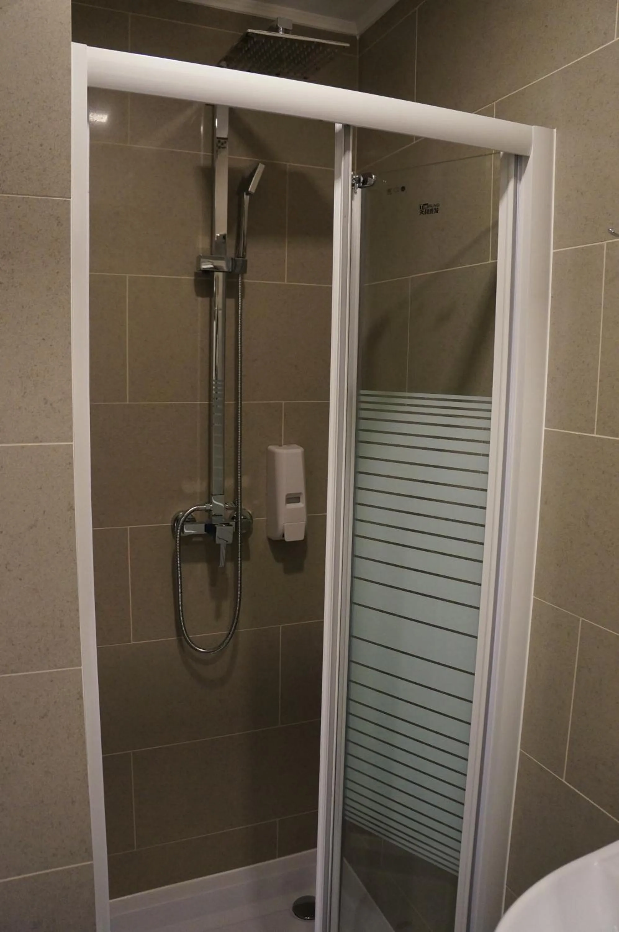 Shower in Hotel Evergreen