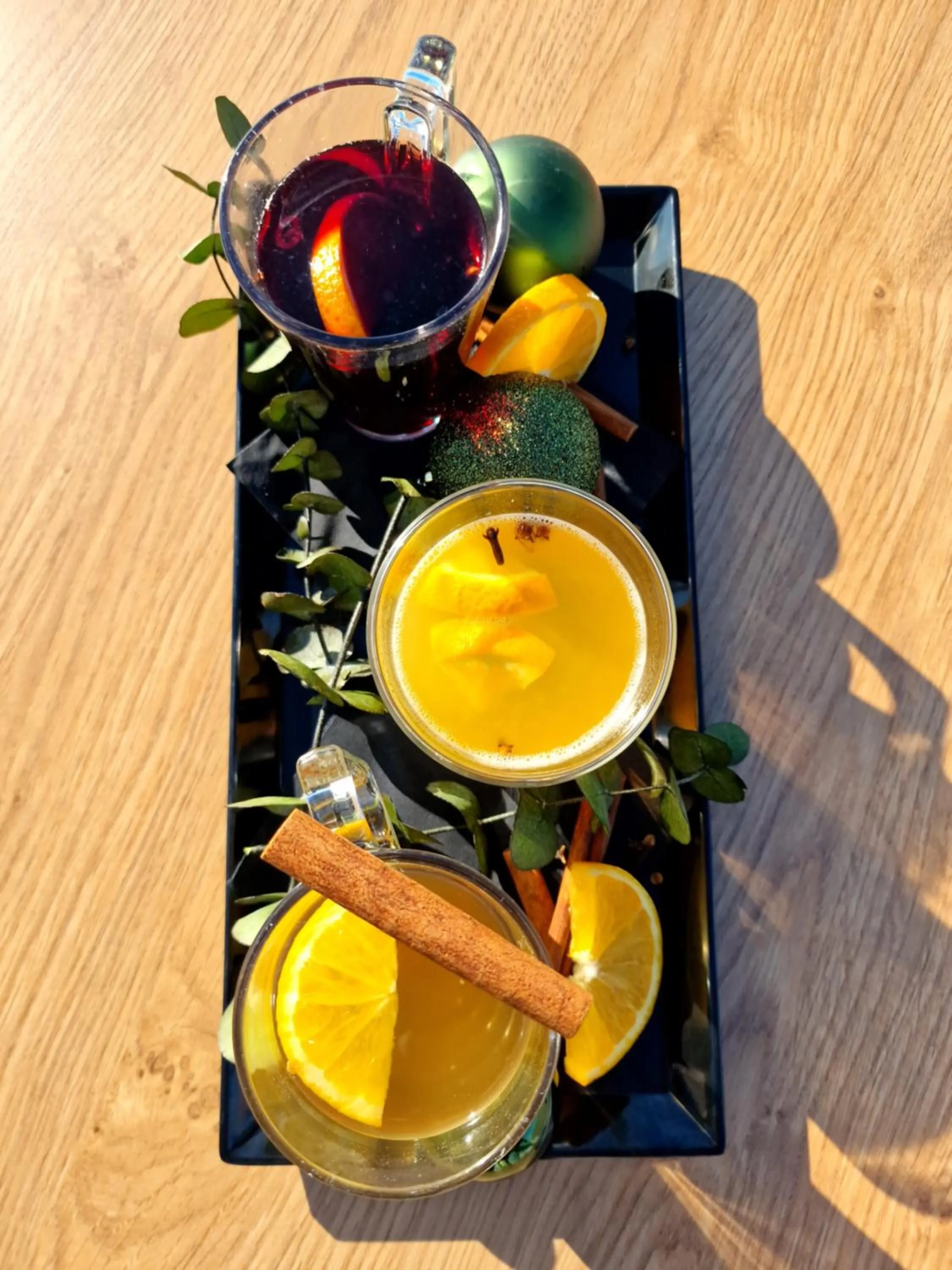 Restaurant/places to eat in Hotel Marina