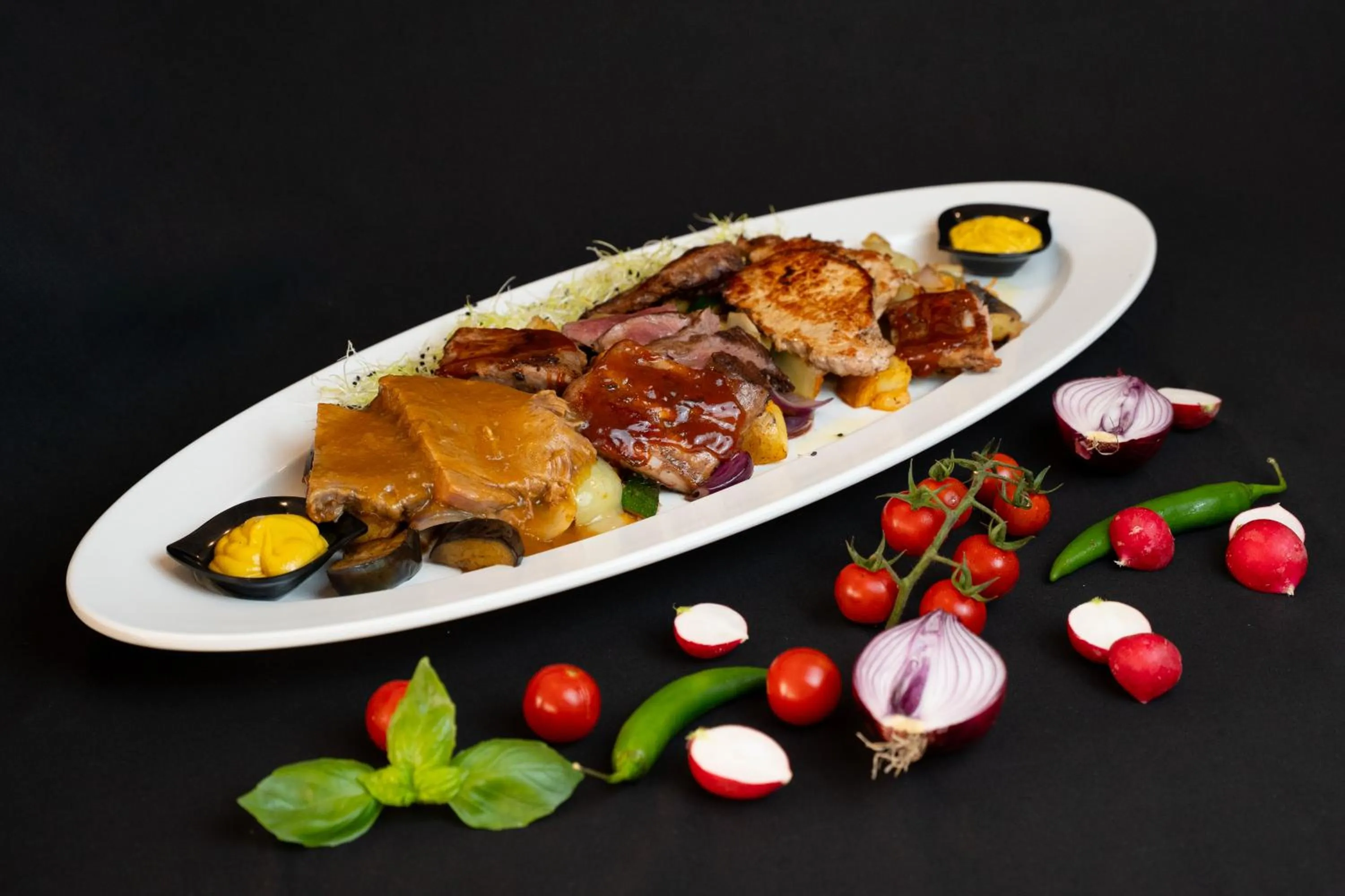 Restaurant/places to eat in Hotel Marina