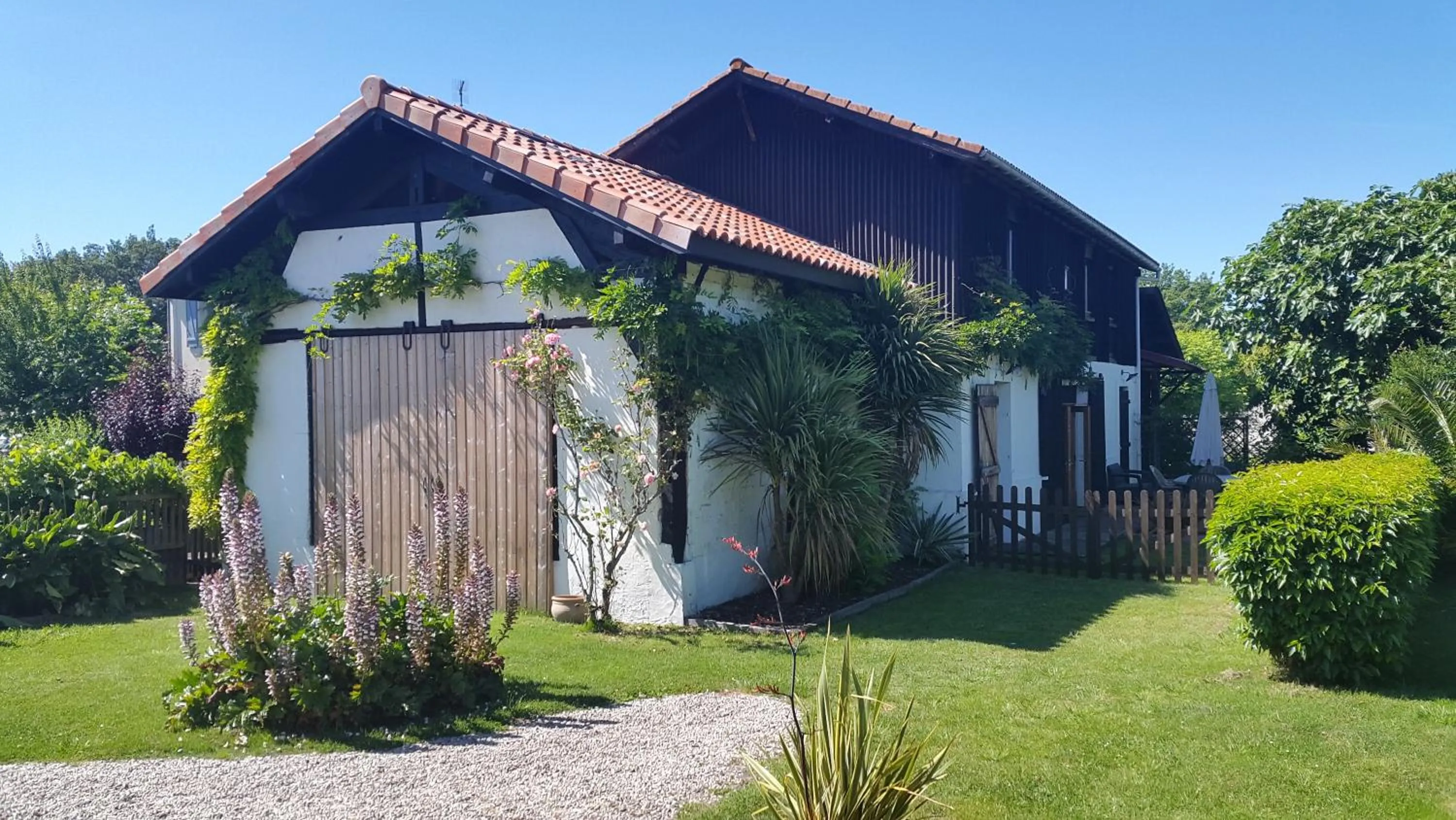 Garden in L'Estanquet Bed and Breakfast pdj offert