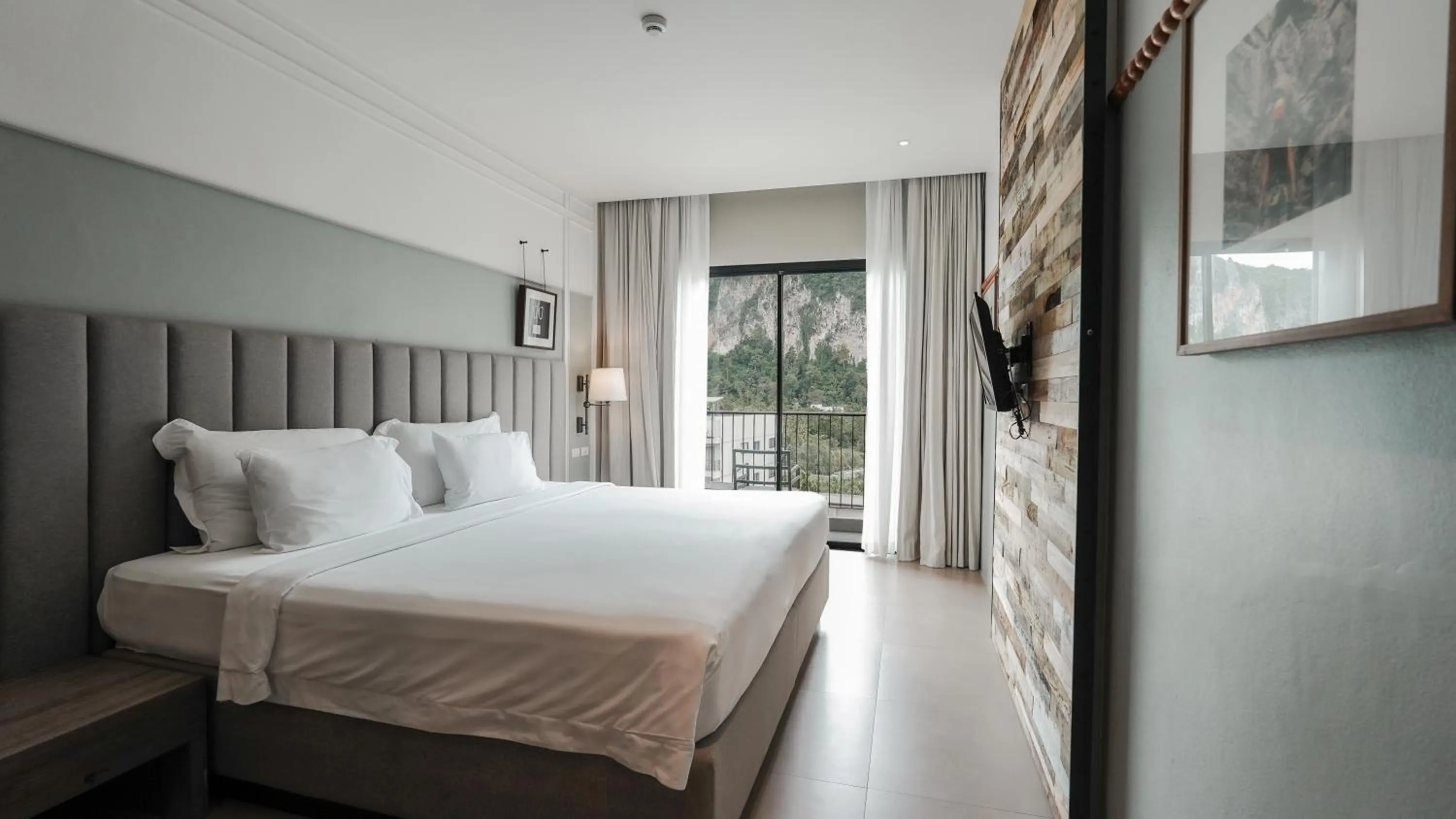 TV and multimedia, Bed in Sugar Marina Hotel CLIFFHANGER Aonang