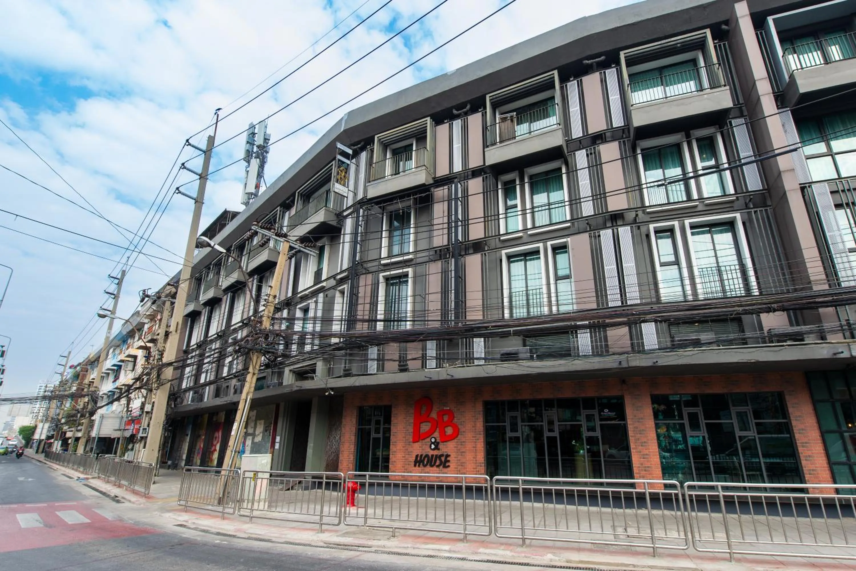 BB House Khlong Tan บีบีเฮ้าส์ คลองตัน