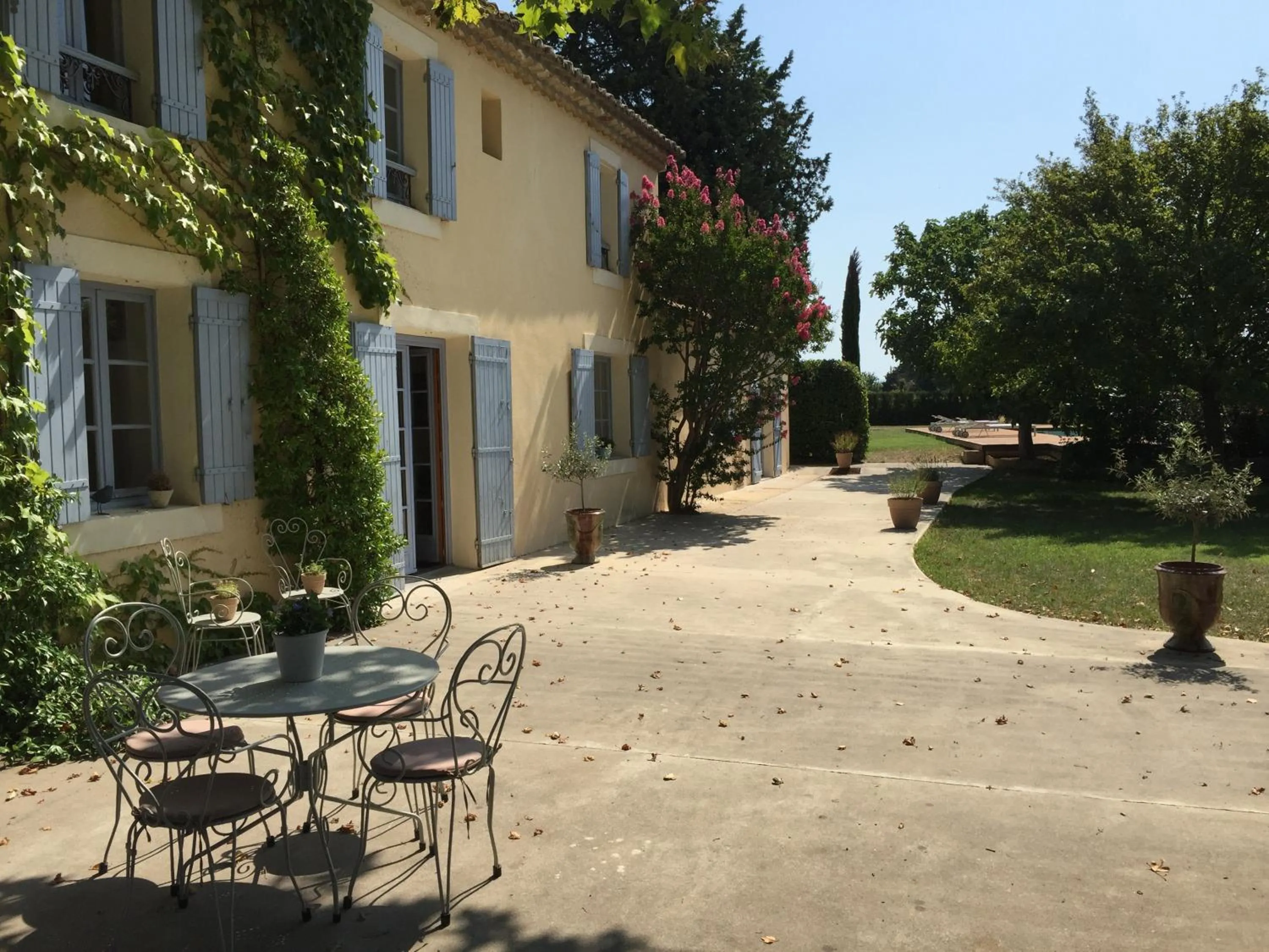 Garden view in Mas Li Doumenge