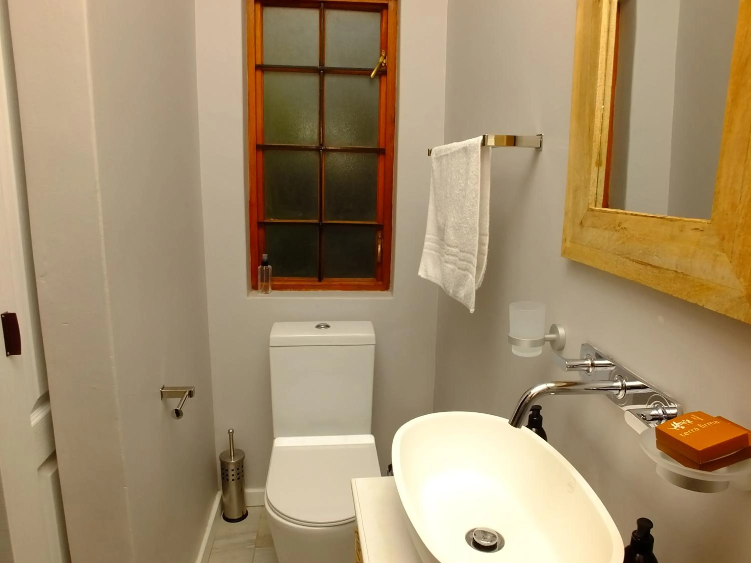 Toilet in Lauradale Accommodation