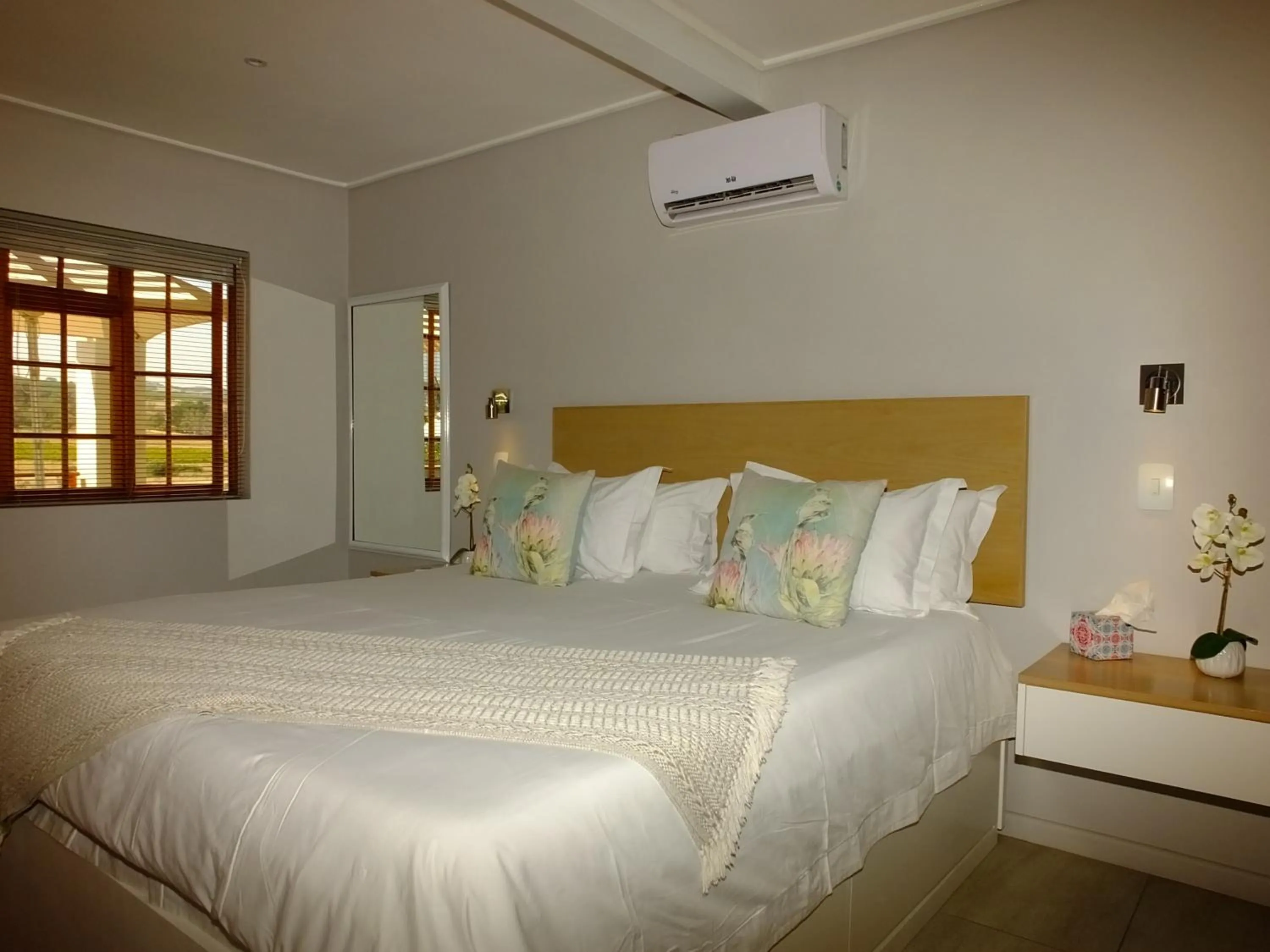 View (from property/room), Bed in Lauradale Accommodation